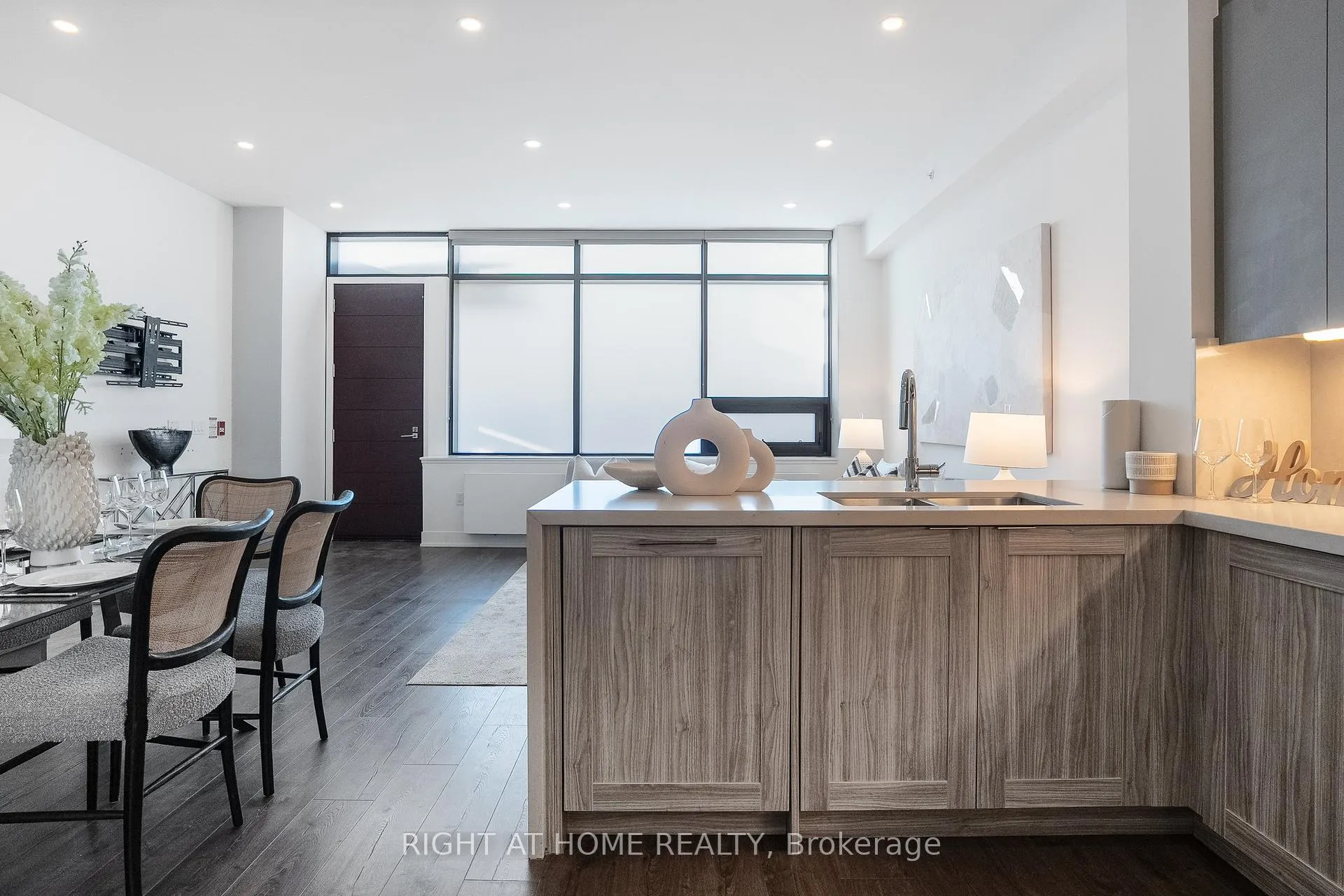 Photo 9 of Unit 109, 2908 Highway 7 Road, Vaughan, Concord — HOMEH