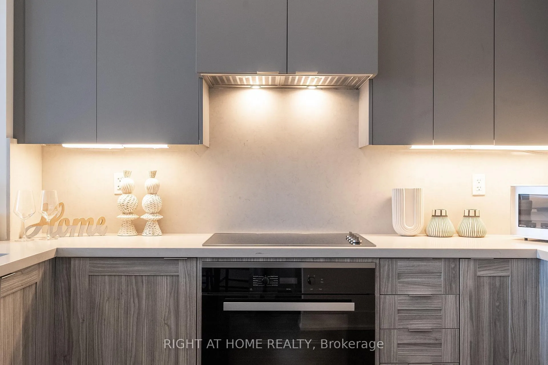Photo 11 of Unit 109, 2908 Highway 7 Road, Vaughan, Concord — HOMEH