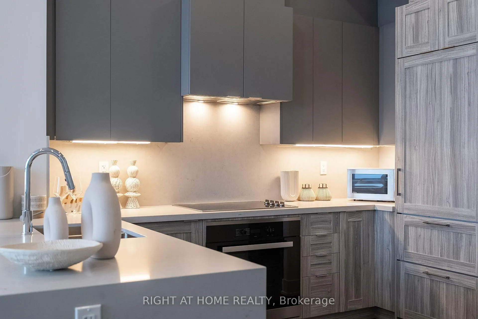 Photo 13 of Unit 109, 2908 Highway 7 Road, Vaughan, Concord — HOMEH