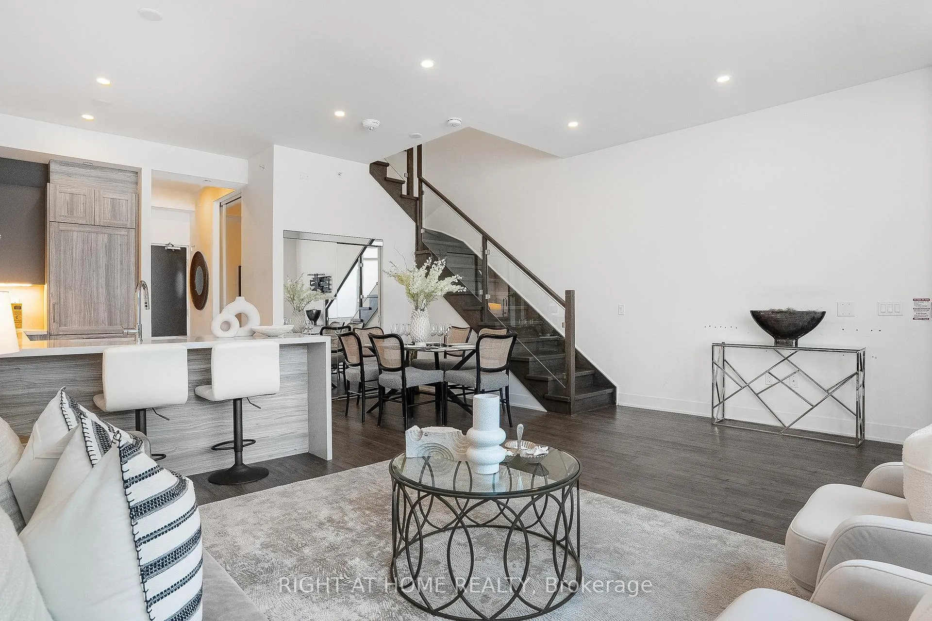Photo 29 of Unit 109, 2908 Highway 7 Road, Vaughan, Concord — HOMEH