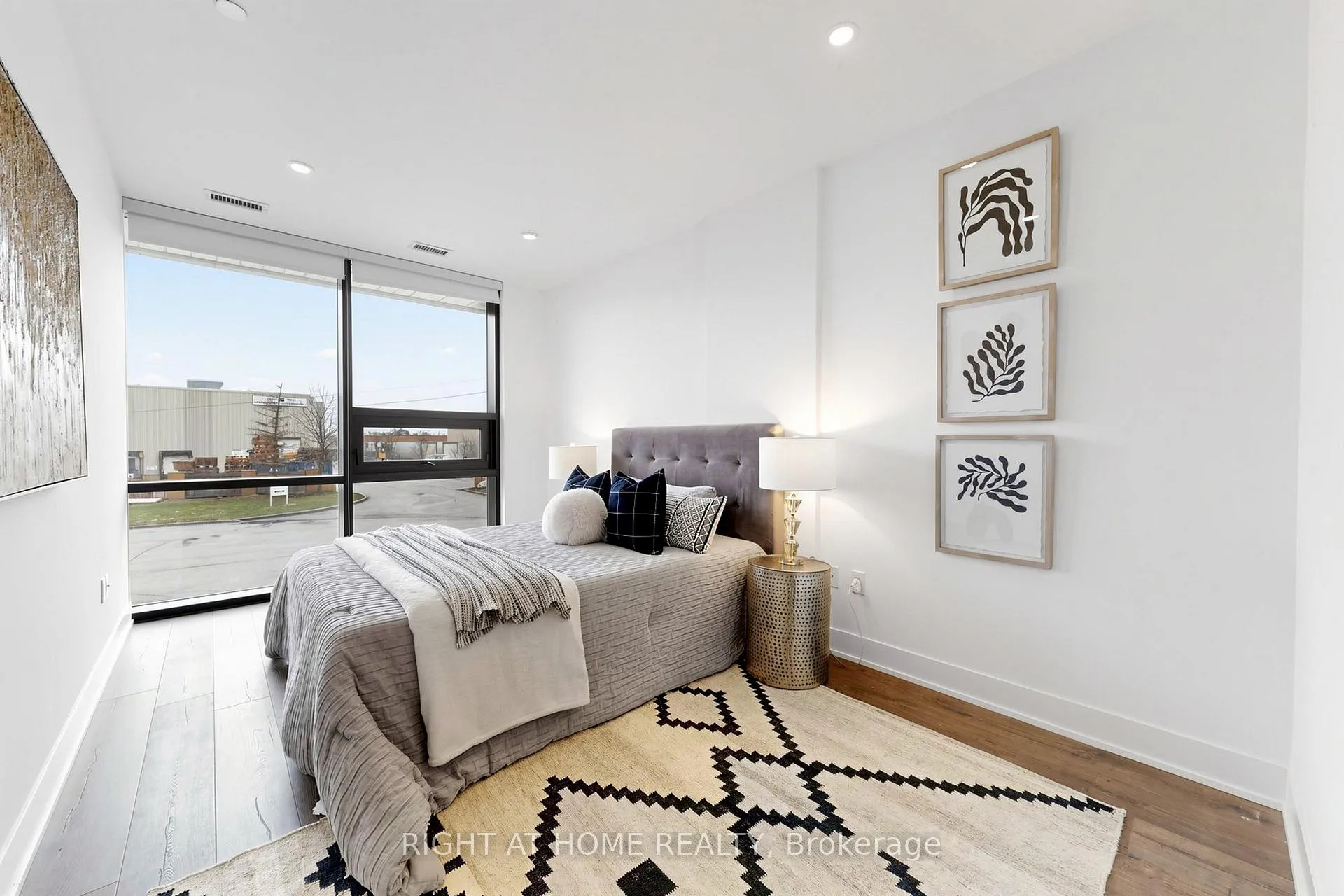 Photo 34 of Unit 109, 2908 Highway 7 Road, Vaughan, Concord — HOMEH
