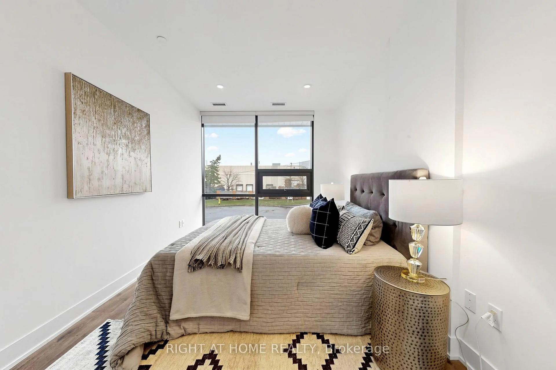 Photo 35 of Unit 109, 2908 Highway 7 Road, Vaughan, Concord — HOMEH