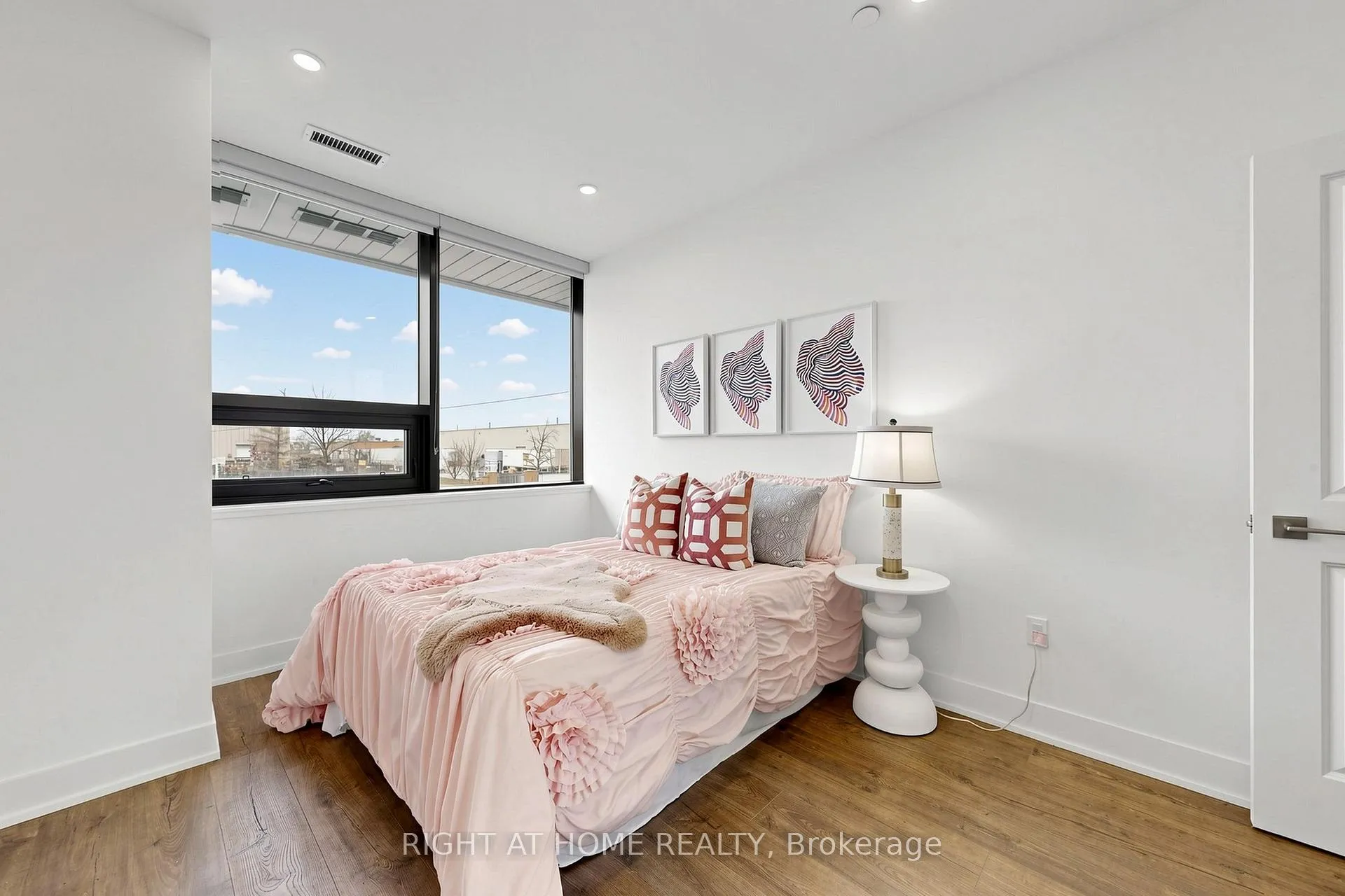 Photo 39 of Unit 109, 2908 Highway 7 Road, Vaughan, Concord — HOMEH