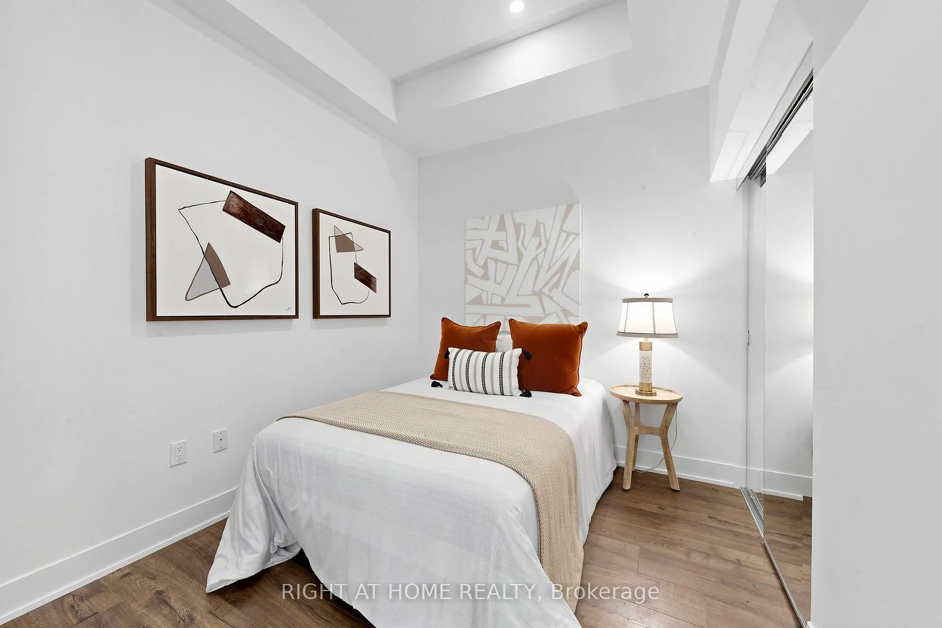 Photo 42 of Unit 109, 2908 Highway 7 Road, Vaughan, Concord — HOMEH