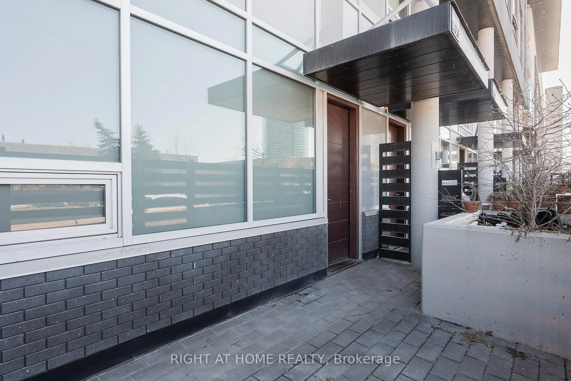 Photo 48 of Unit 109, 2908 Highway 7 Road, Vaughan, Concord — HOMEH