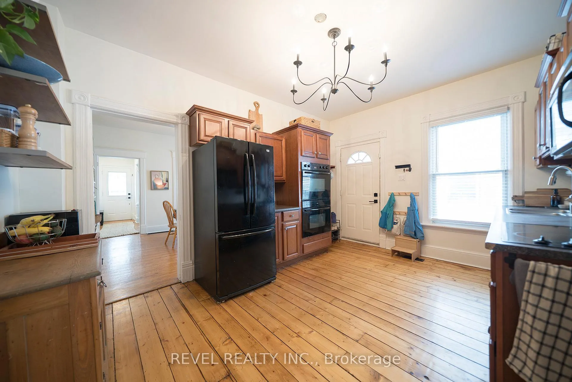Photo 9 of 22 Lawrence Street, Brantford — HOMEH