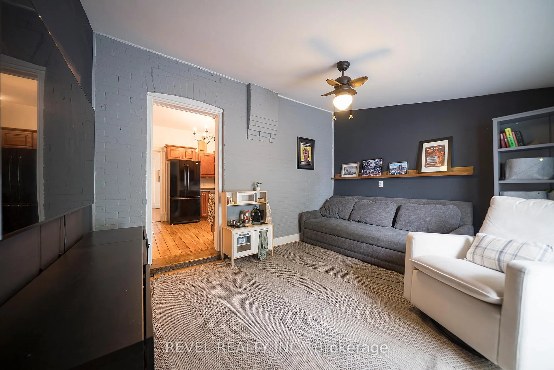 Photo 10 of 22 Lawrence Street, Brantford — HOMEH