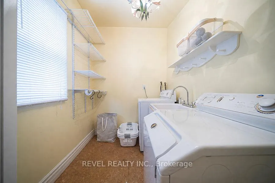 Photo 15 of 22 Lawrence Street, Brantford — HOMEH