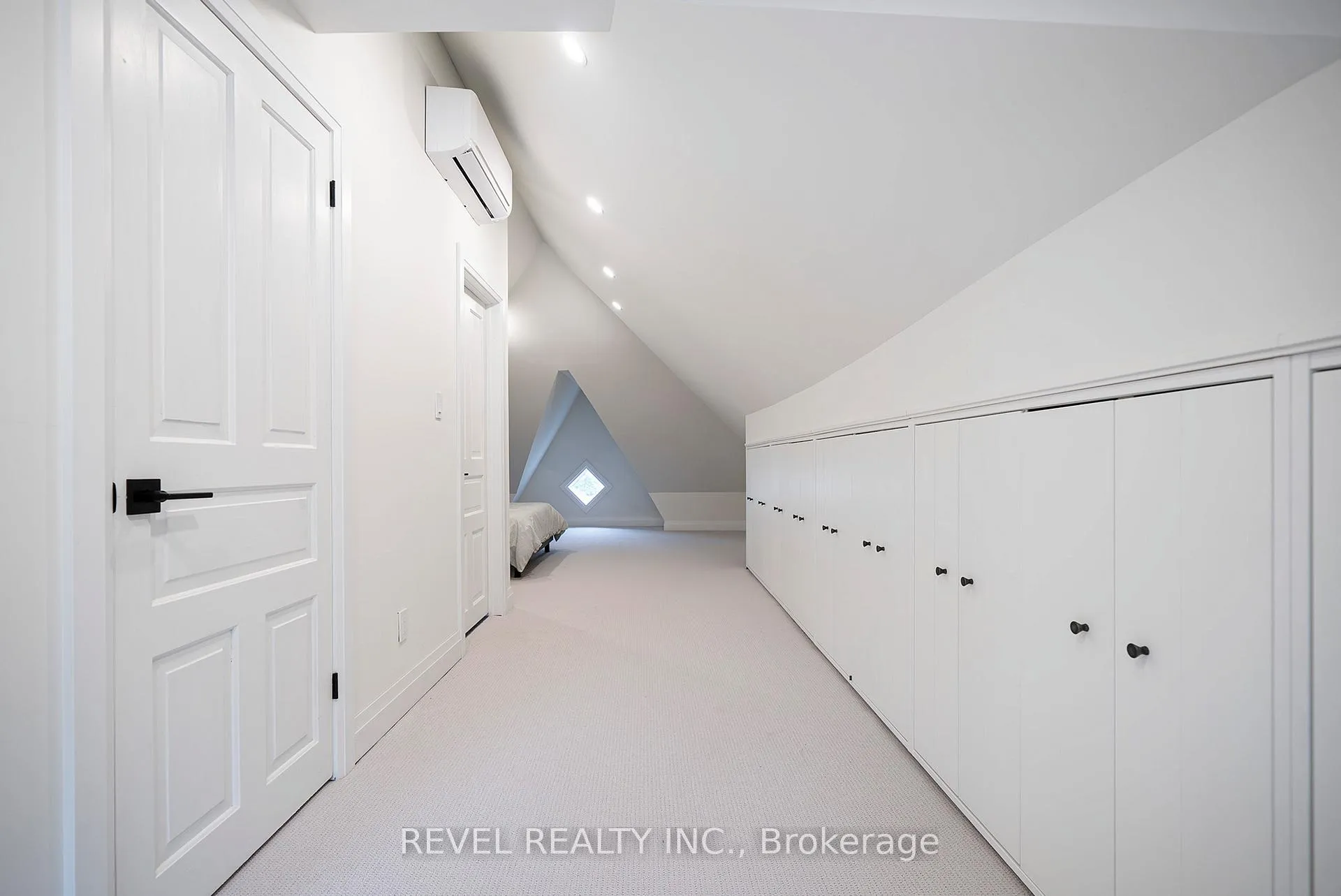 Photo 17 of 22 Lawrence Street, Brantford — HOMEH