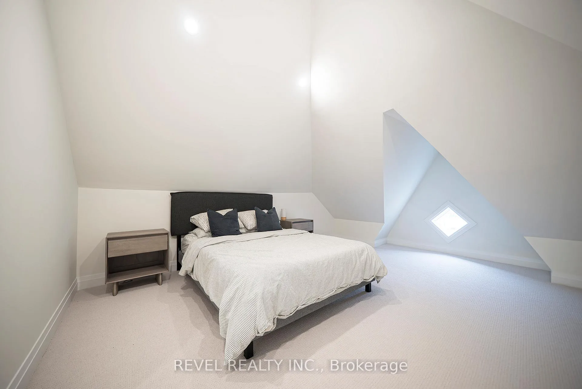 Photo 19 of 22 Lawrence Street, Brantford — HOMEH