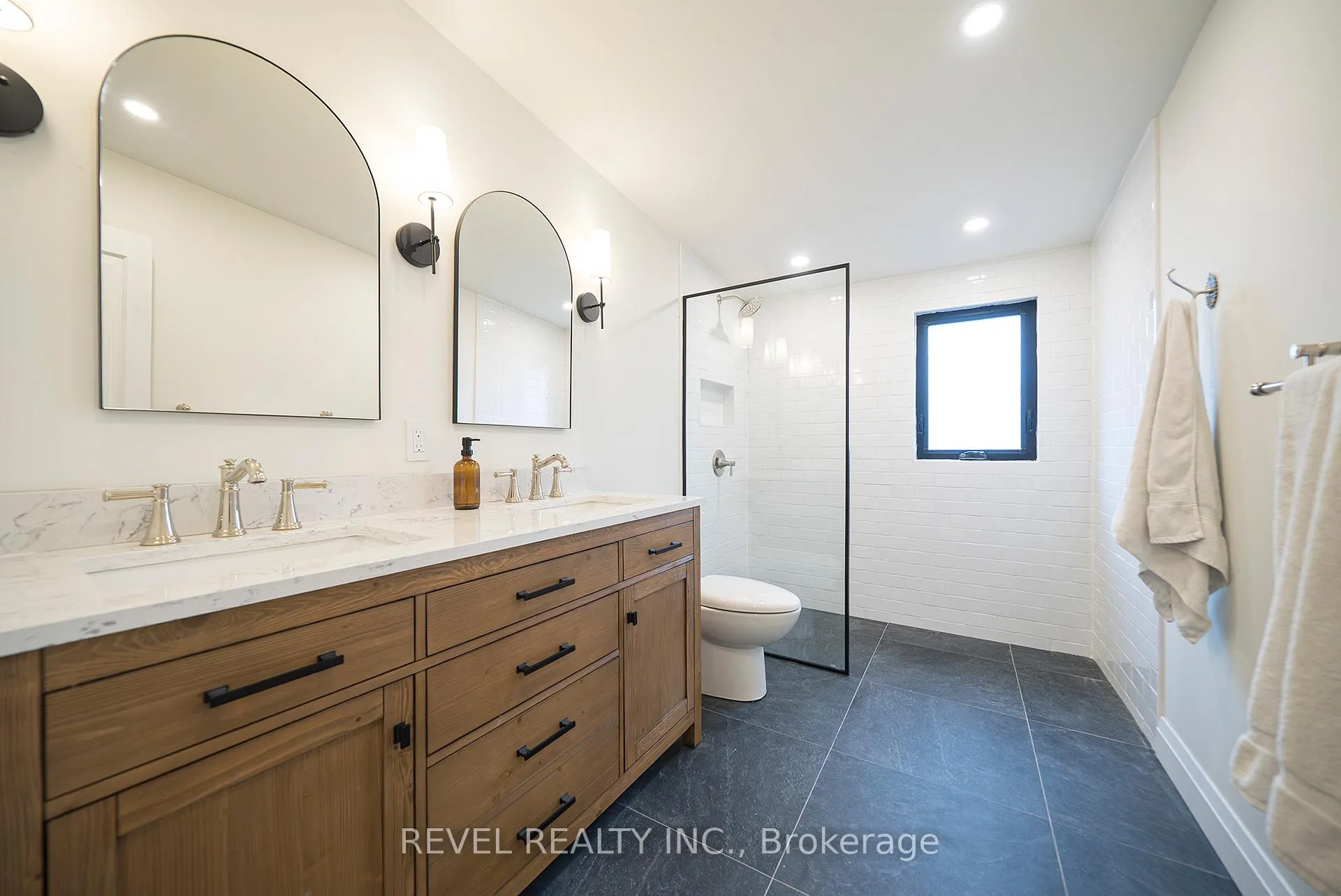 Photo 20 of 22 Lawrence Street, Brantford — HOMEH