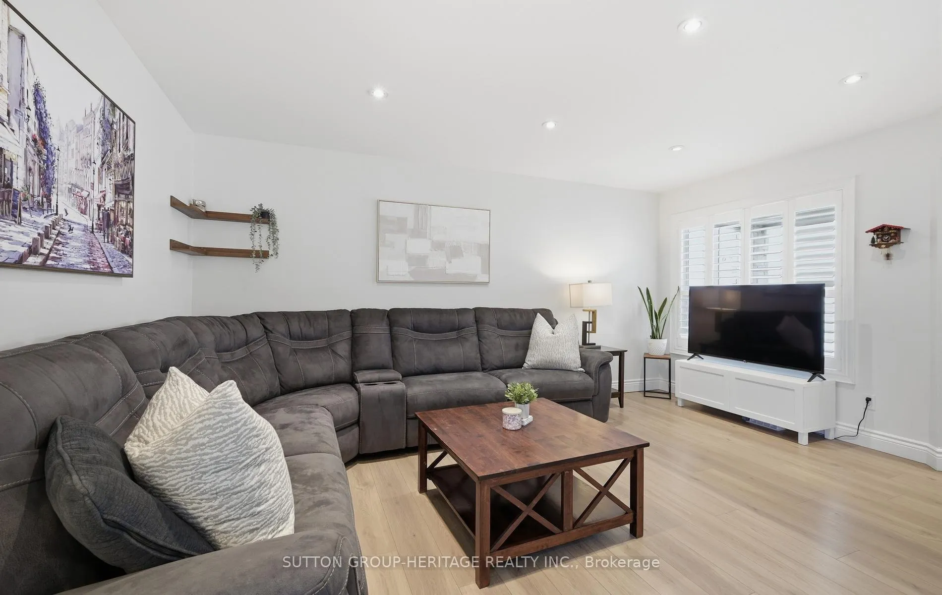 Photo 16 of 680 Eramosa Crescent, Pickering, Amberlea — HOMEH