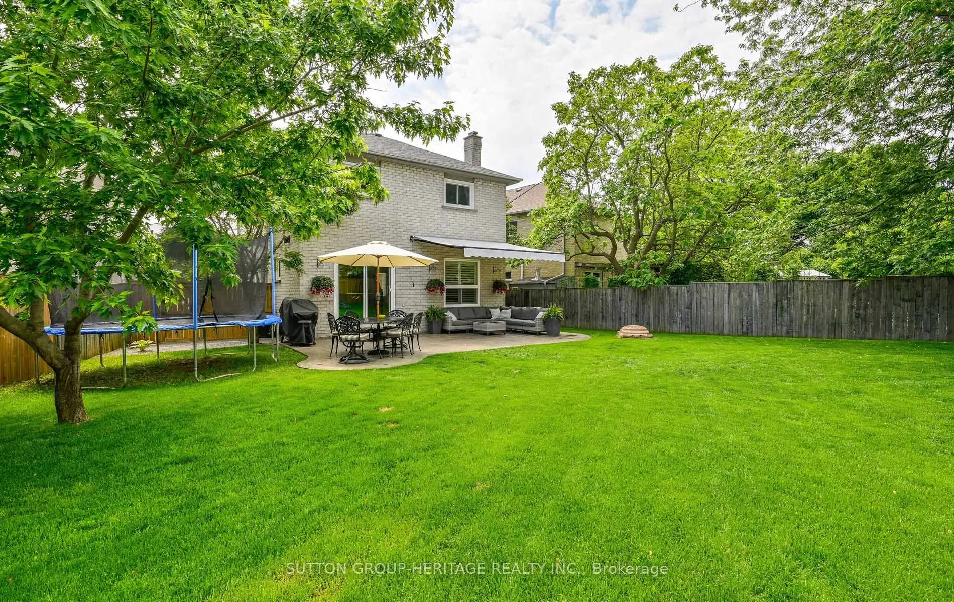 Photo 37 of 680 Eramosa Crescent, Pickering, Amberlea — HOMEH