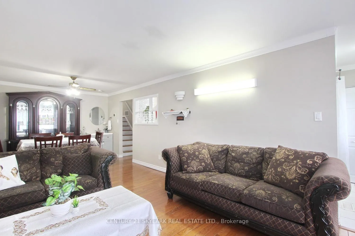 Photo 7 of 44 Sharon Court, Brampton, Brampton East — HOMEH