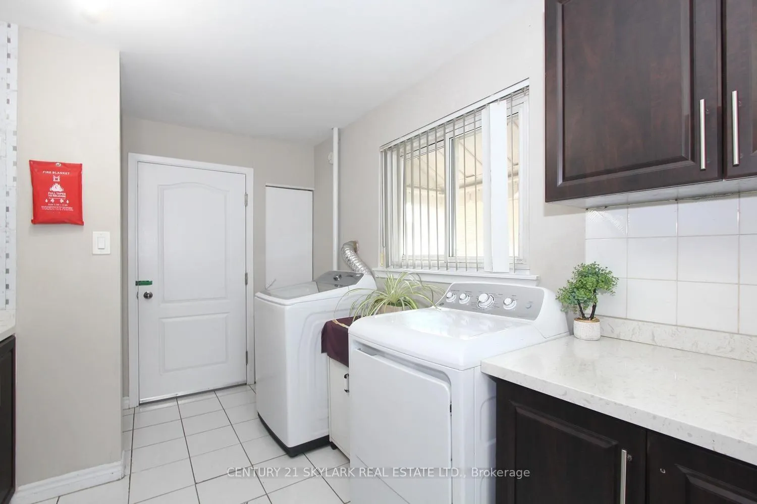Photo 15 of 44 Sharon Court, Brampton, Brampton East — HOMEH