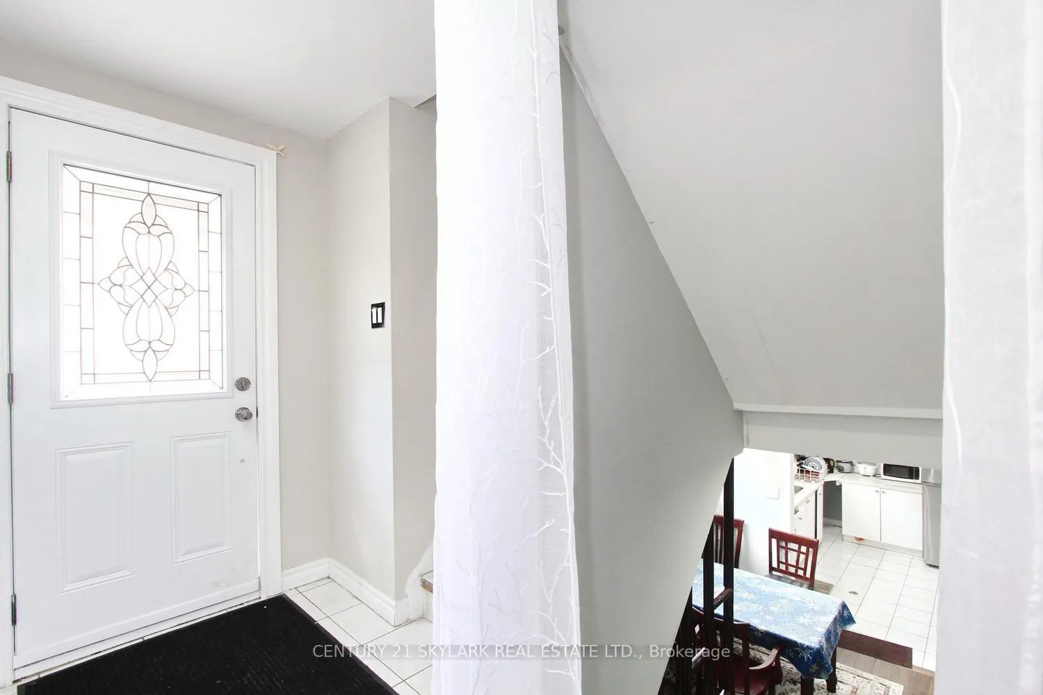 Photo 29 of 44 Sharon Court, Brampton, Brampton East — HOMEH
