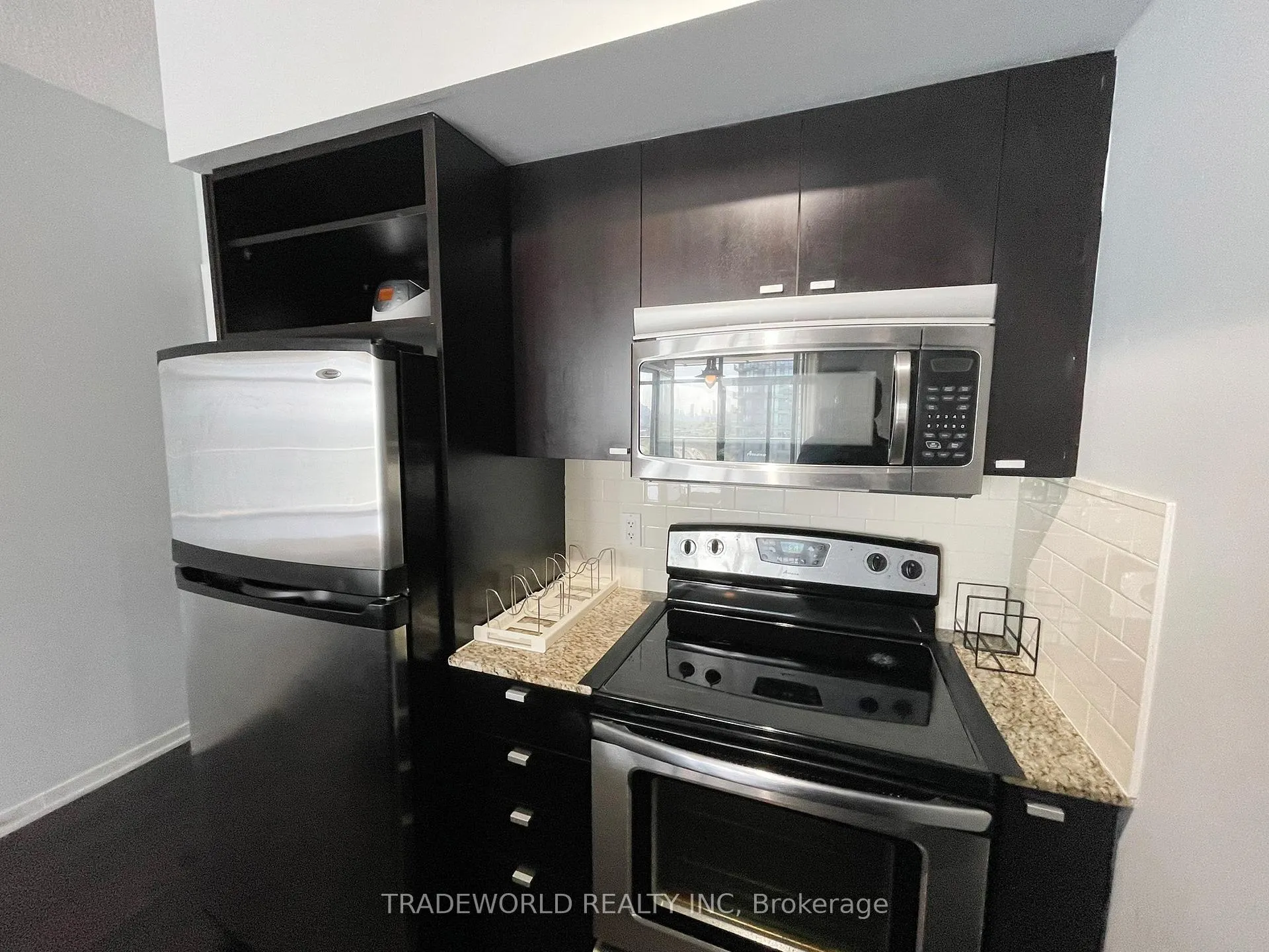 Photo 7 of Unit #2216, 103 The Queensway, Toronto, High Park-Swansea — HOMEH