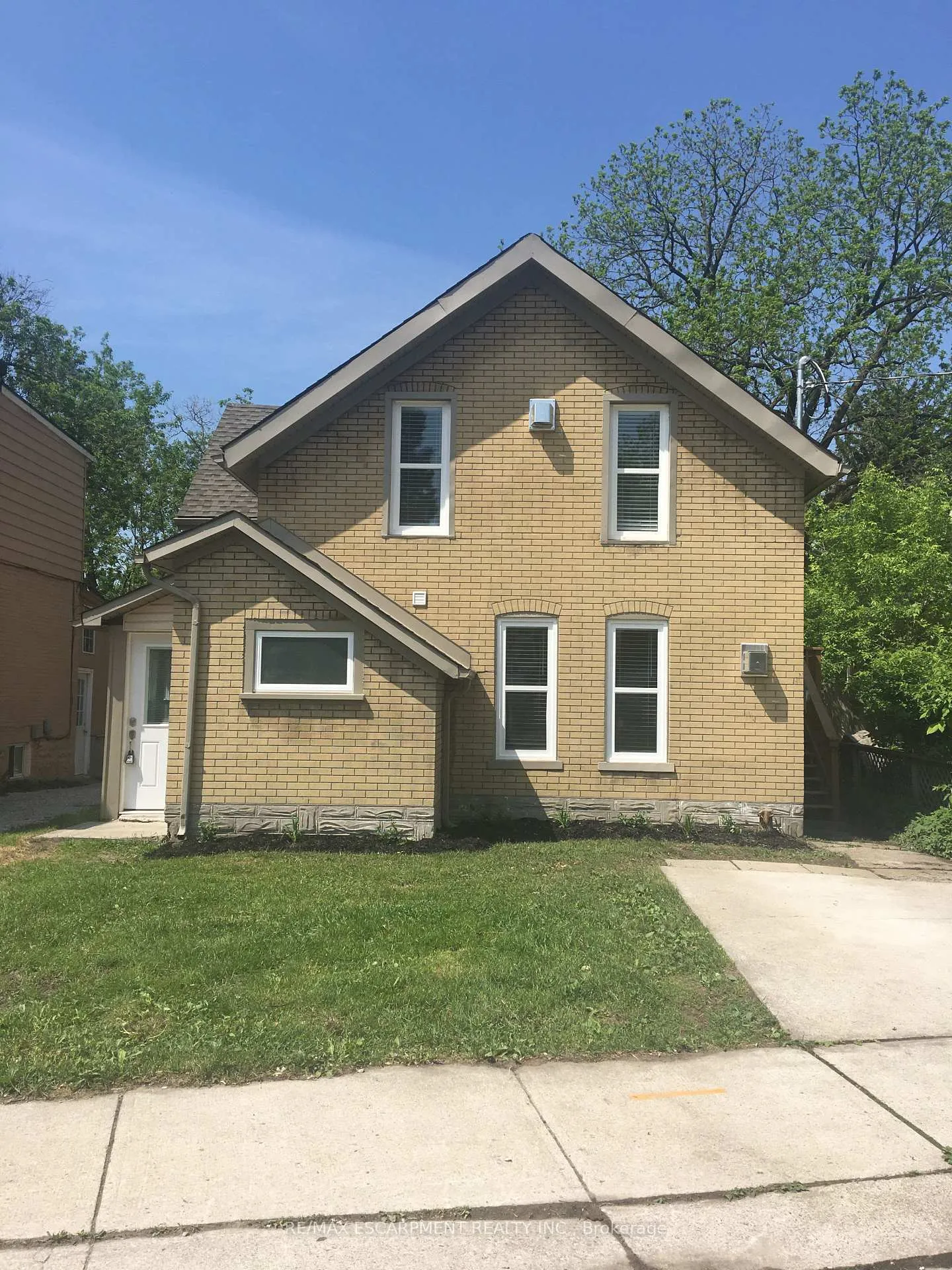 Photo 1 of Unit 2, 109 Waterloo Street, Kitchener — HOMEH