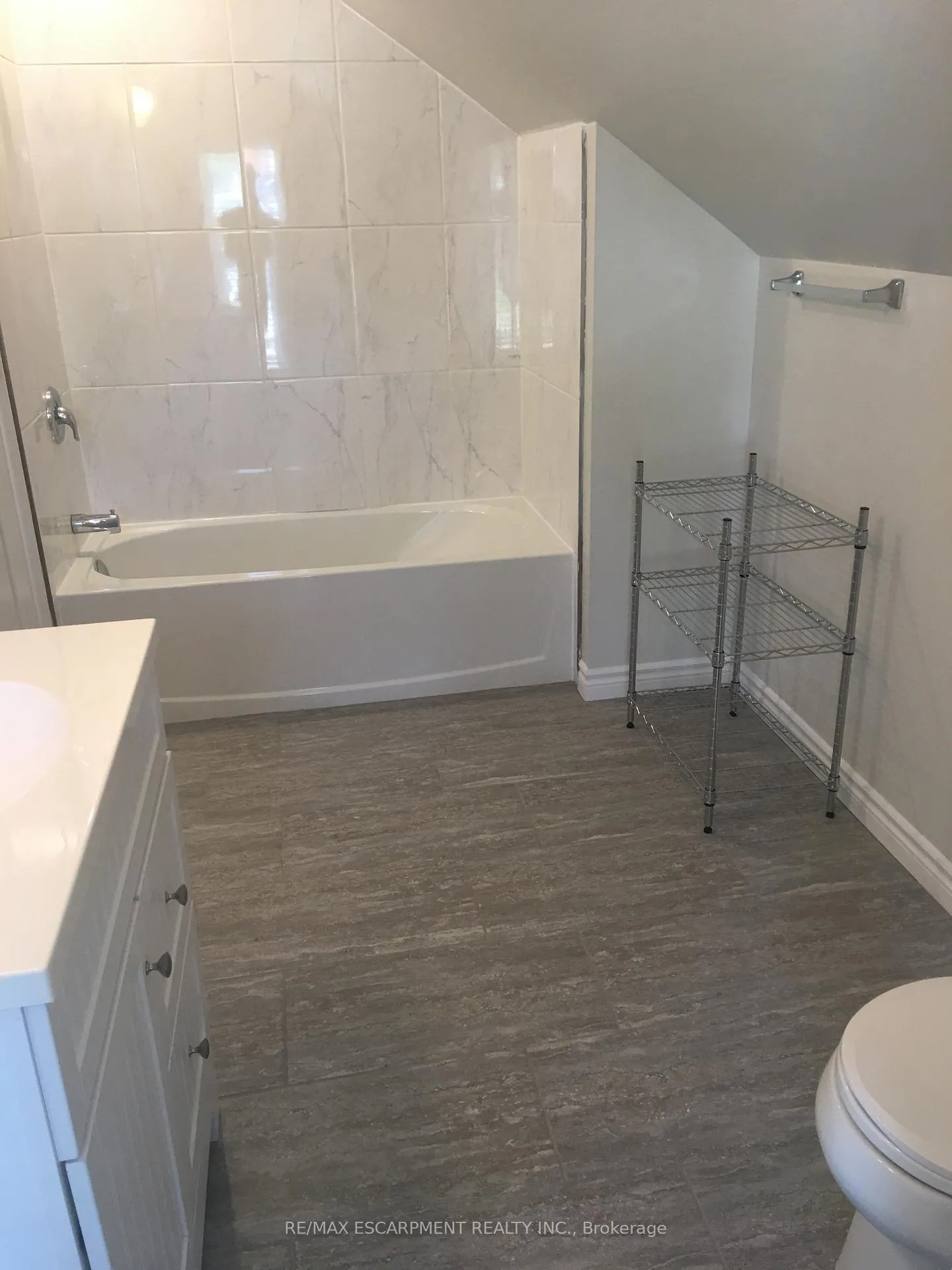 Photo 7 of Unit 2, 109 Waterloo Street, Kitchener — HOMEH