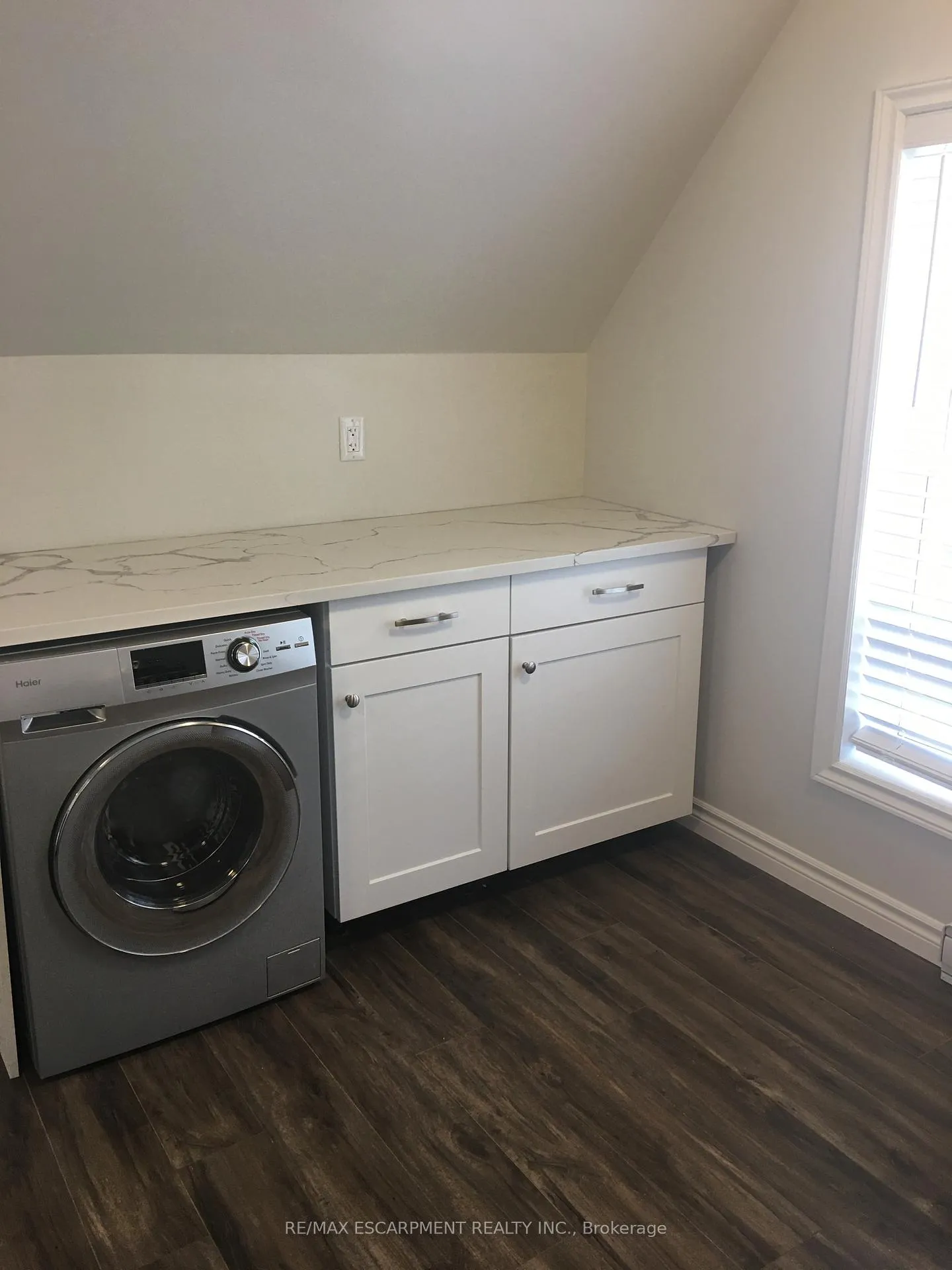 Photo 8 of Unit 2, 109 Waterloo Street, Kitchener — HOMEH