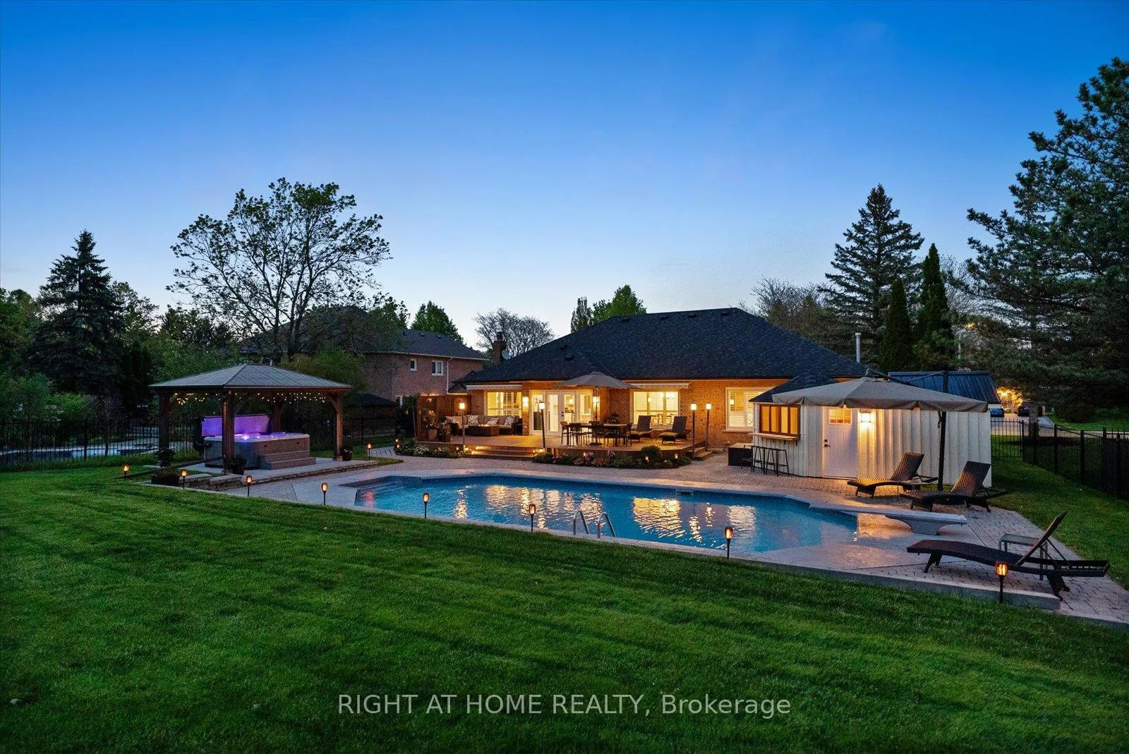 Front of 33 Wellington Heights Court