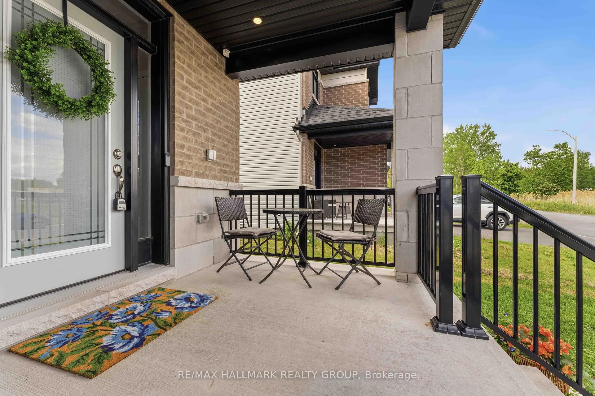 Photo 2 of 369 Broadridge Crescent, Ottawa, Mer Bleue/Bradley Estates/Anderson Park — HOMEH