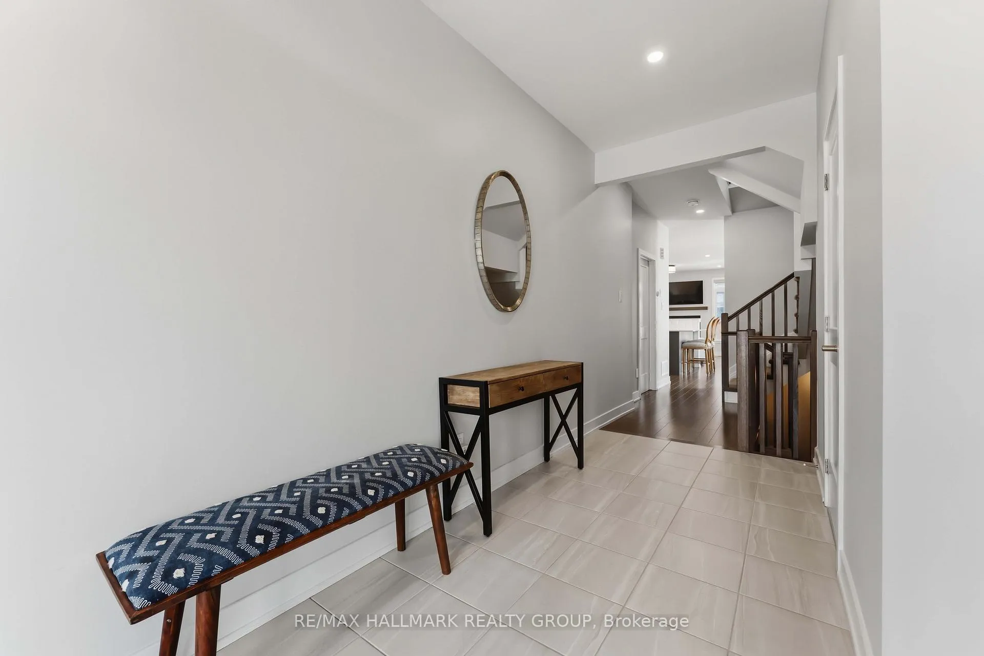 Photo 3 of 369 Broadridge Crescent, Ottawa, Mer Bleue/Bradley Estates/Anderson Park — HOMEH