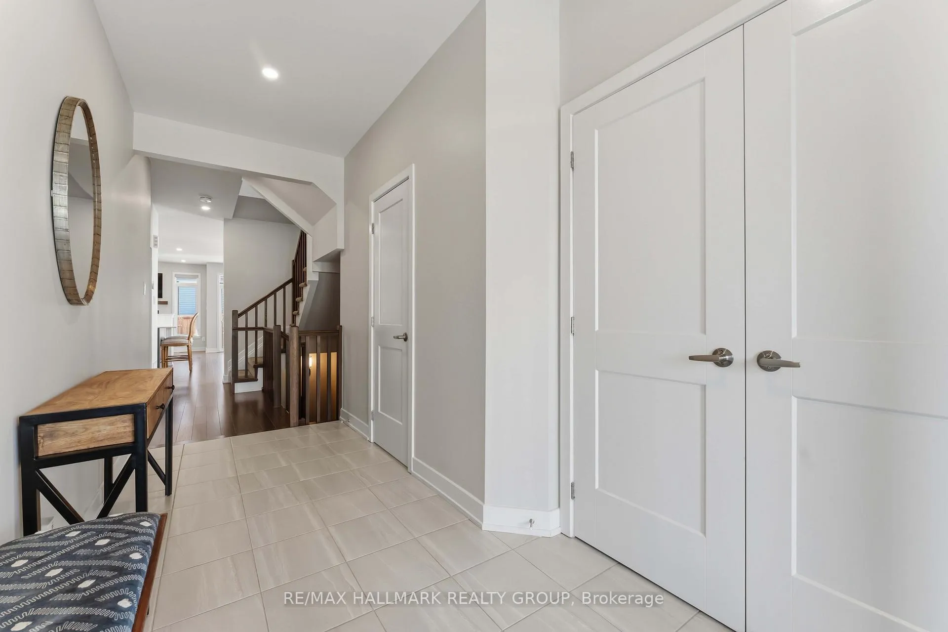Photo 4 of 369 Broadridge Crescent, Ottawa, Mer Bleue/Bradley Estates/Anderson Park — HOMEH