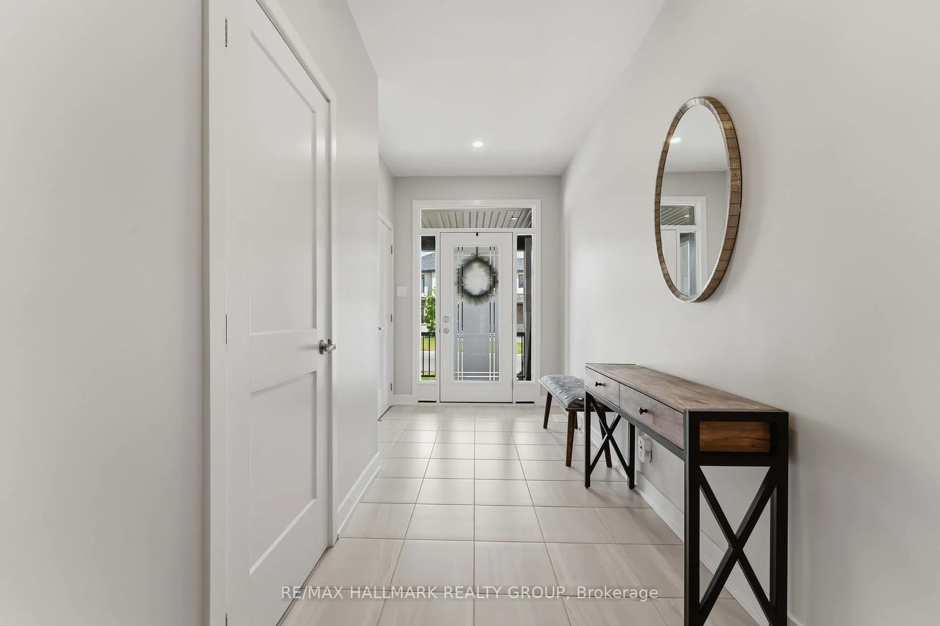 Photo 5 of 369 Broadridge Crescent, Ottawa, Mer Bleue/Bradley Estates/Anderson Park — HOMEH