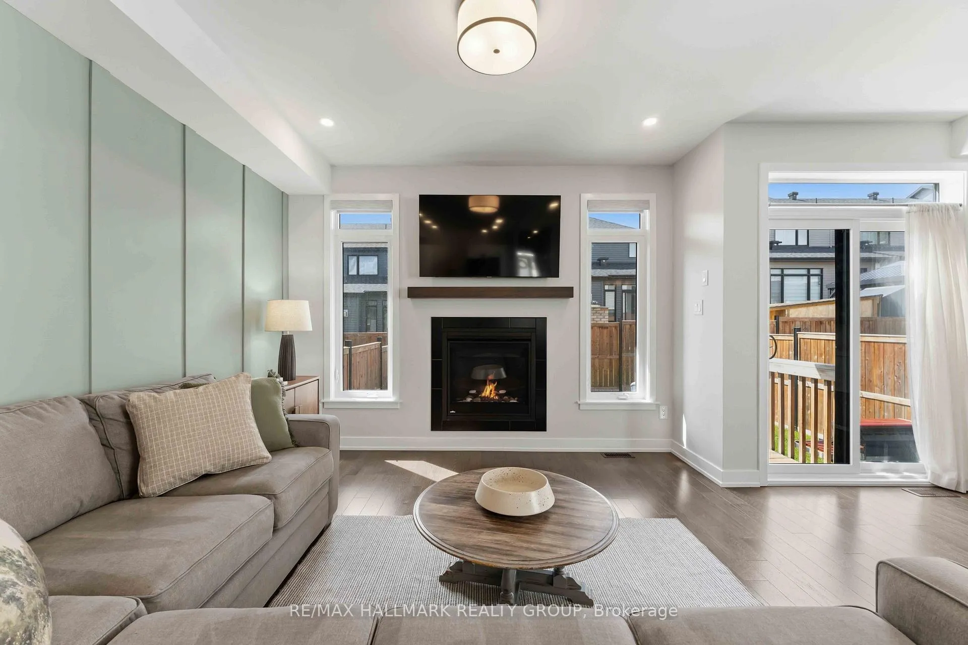 Photo 13 of 369 Broadridge Crescent, Ottawa, Mer Bleue/Bradley Estates/Anderson Park — HOMEH