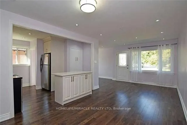 Photo 5 of Unit Upper L, 83 Mcmurchy Avenue, Brampton, Brampton South — HOMEH