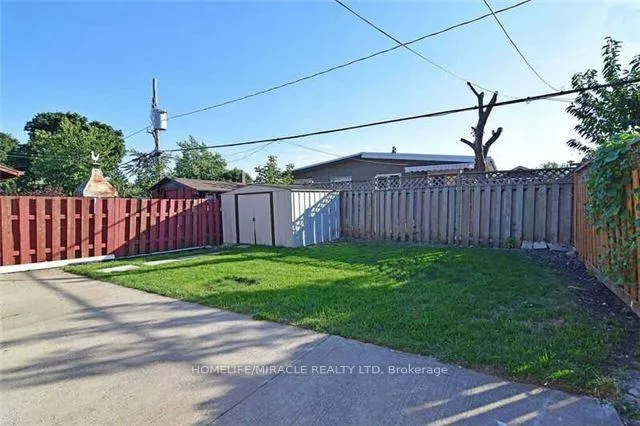 Photo 11 of Unit Upper L, 83 Mcmurchy Avenue, Brampton, Brampton South — HOMEH