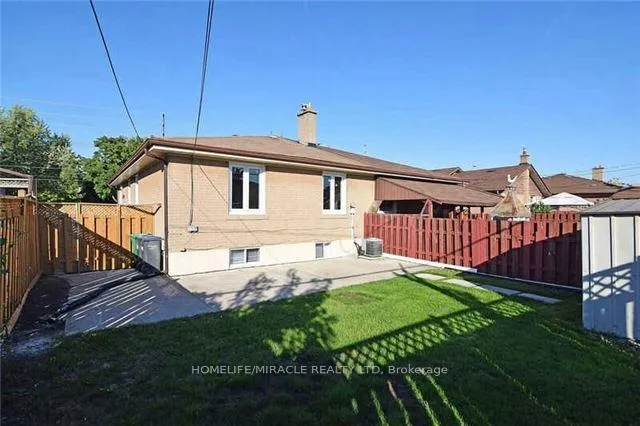 Photo 12 of Unit Upper L, 83 Mcmurchy Avenue, Brampton, Brampton South — HOMEH