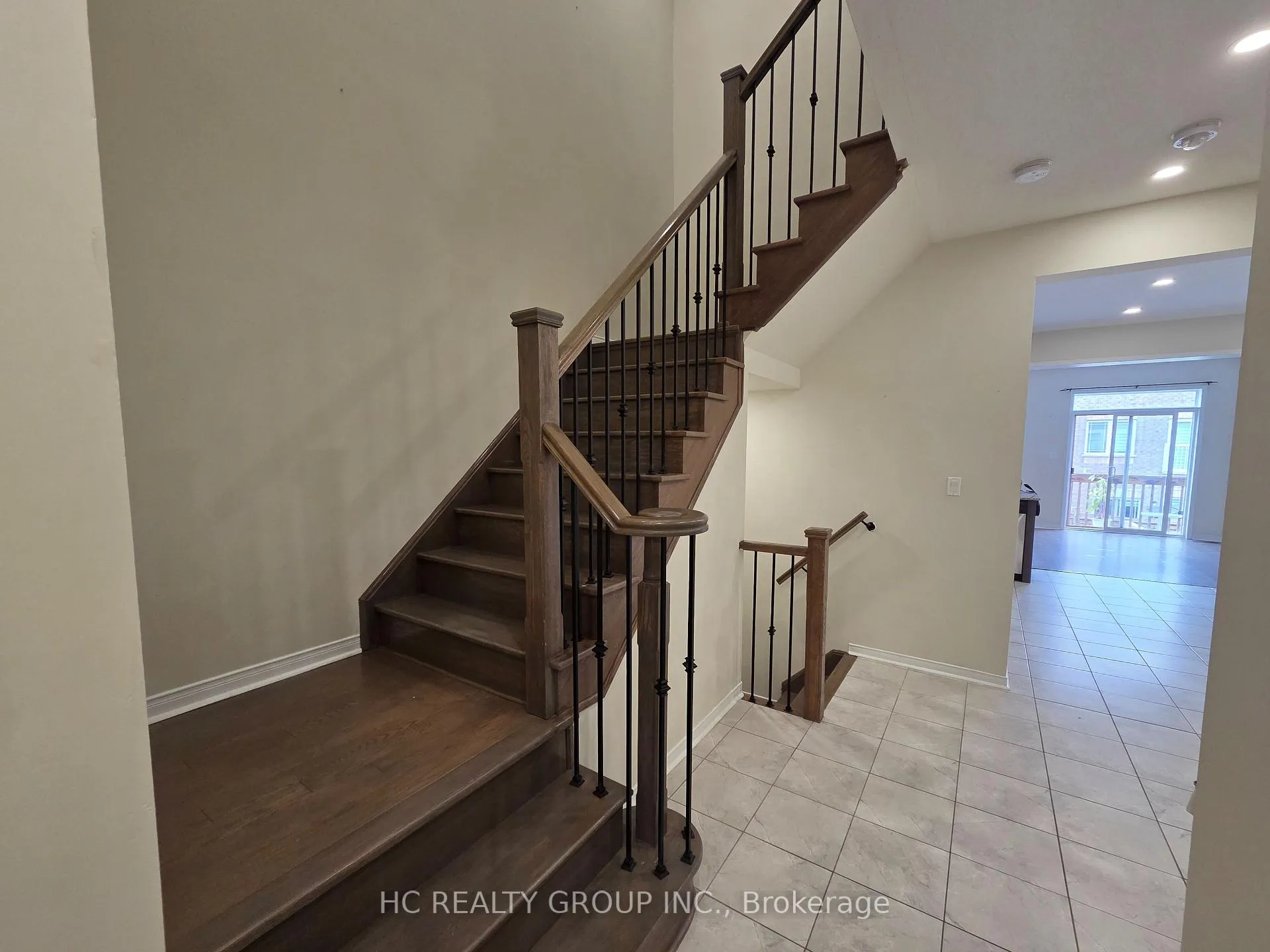 Photo 3 of 64 Rimrock Crescent N, Whitby, Williamsburg — HOMEH