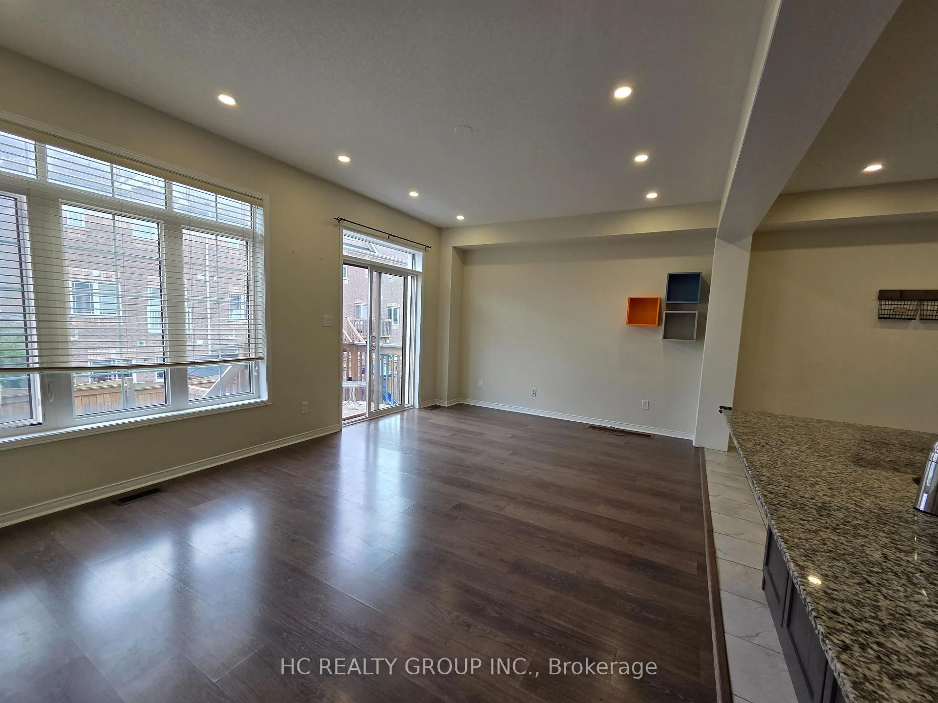 Photo 10 of 64 Rimrock Crescent N, Whitby, Williamsburg — HOMEH
