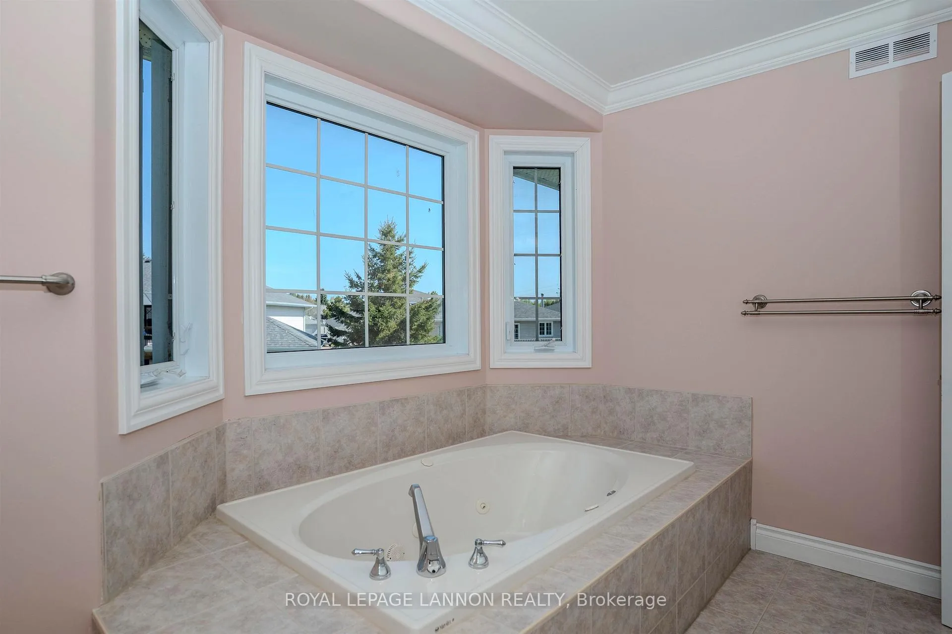 Photo 20 of 113 Princeton Place, Thunder Bay, Dawson Heights — HOMEH