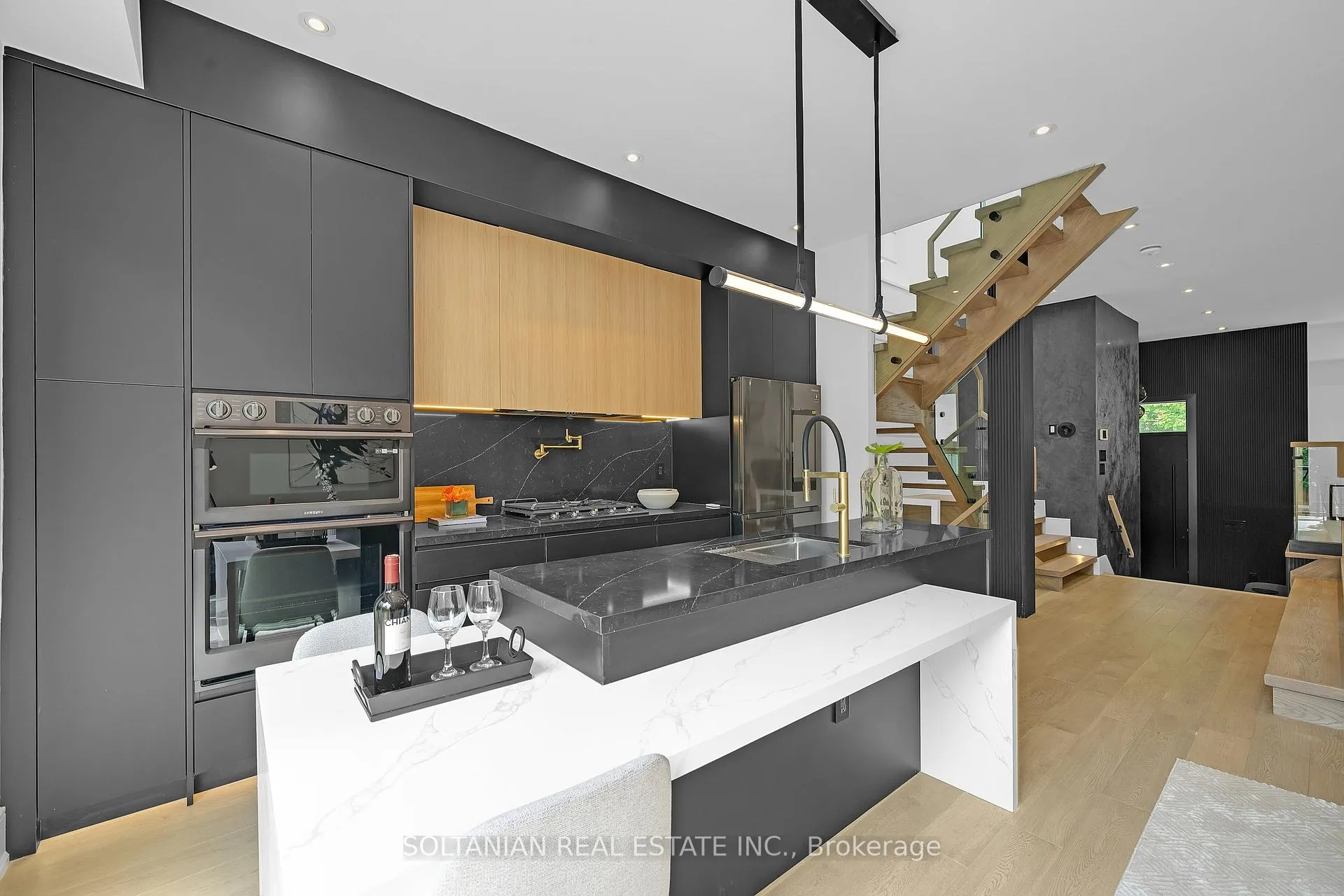 Photo 20 of 24 Fairside Avenue, Toronto, Danforth Village-East York — HOMEH