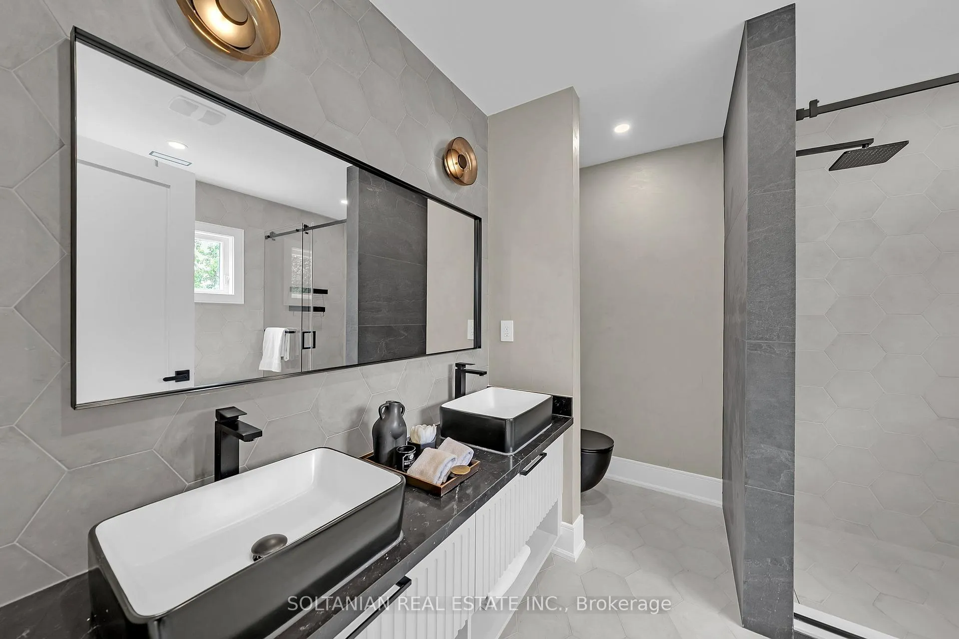 Photo 38 of 24 Fairside Avenue, Toronto, Danforth Village-East York — HOMEH