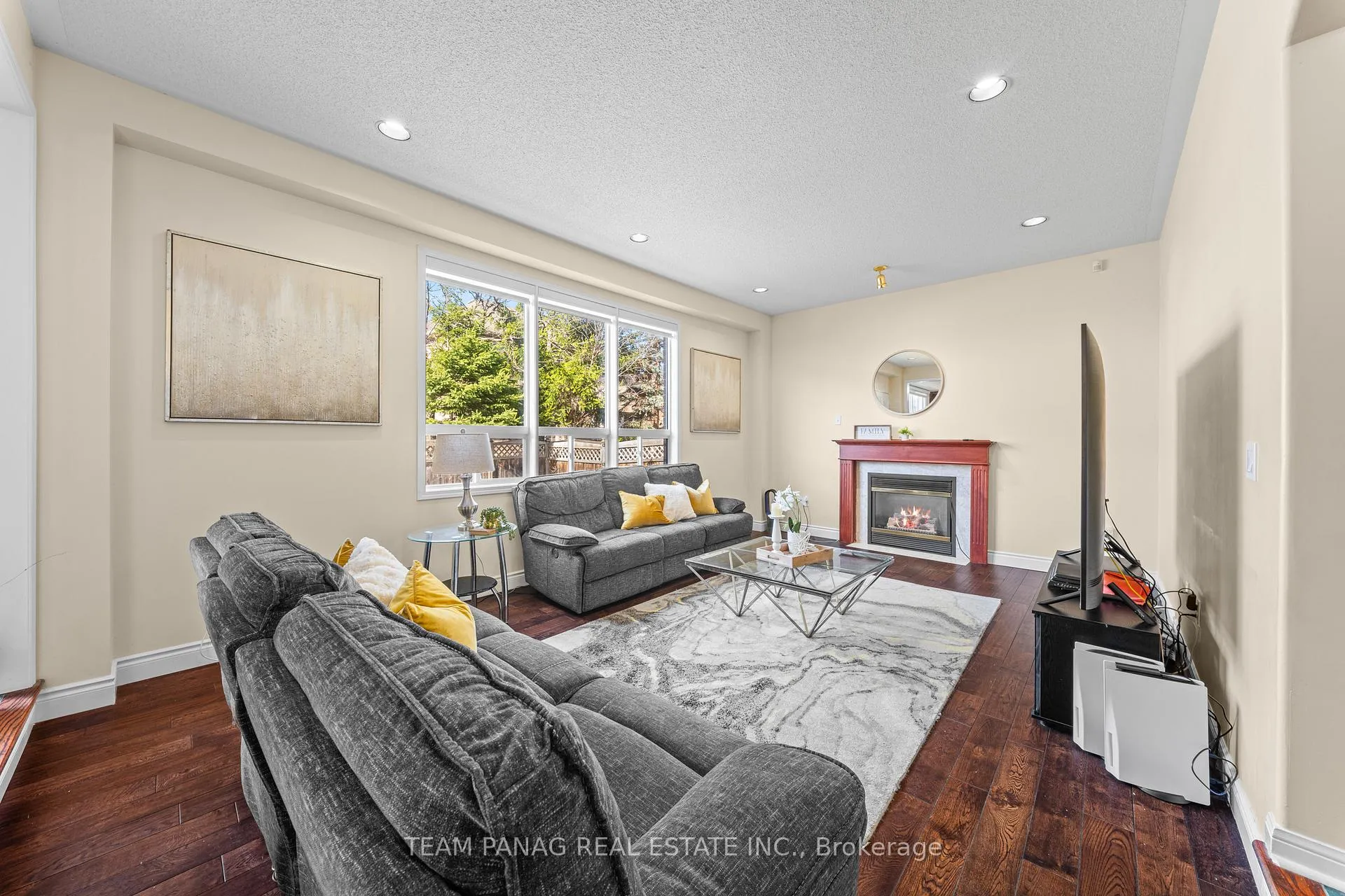 Photo 12 of 20 Binnery Drive, Brampton, Vales of Castlemore — HOMEH