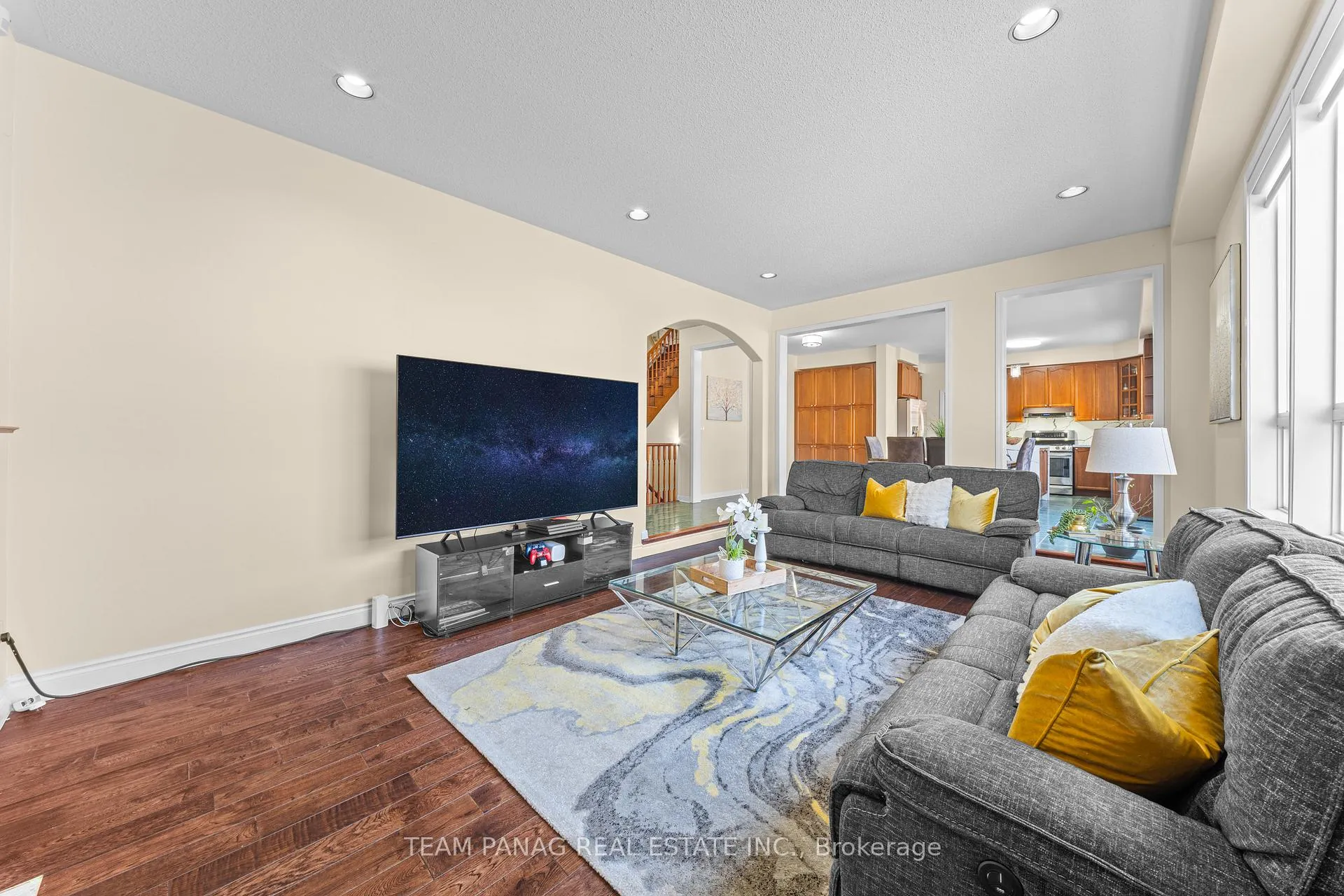 Photo 14 of 20 Binnery Drive, Brampton, Vales of Castlemore — HOMEH