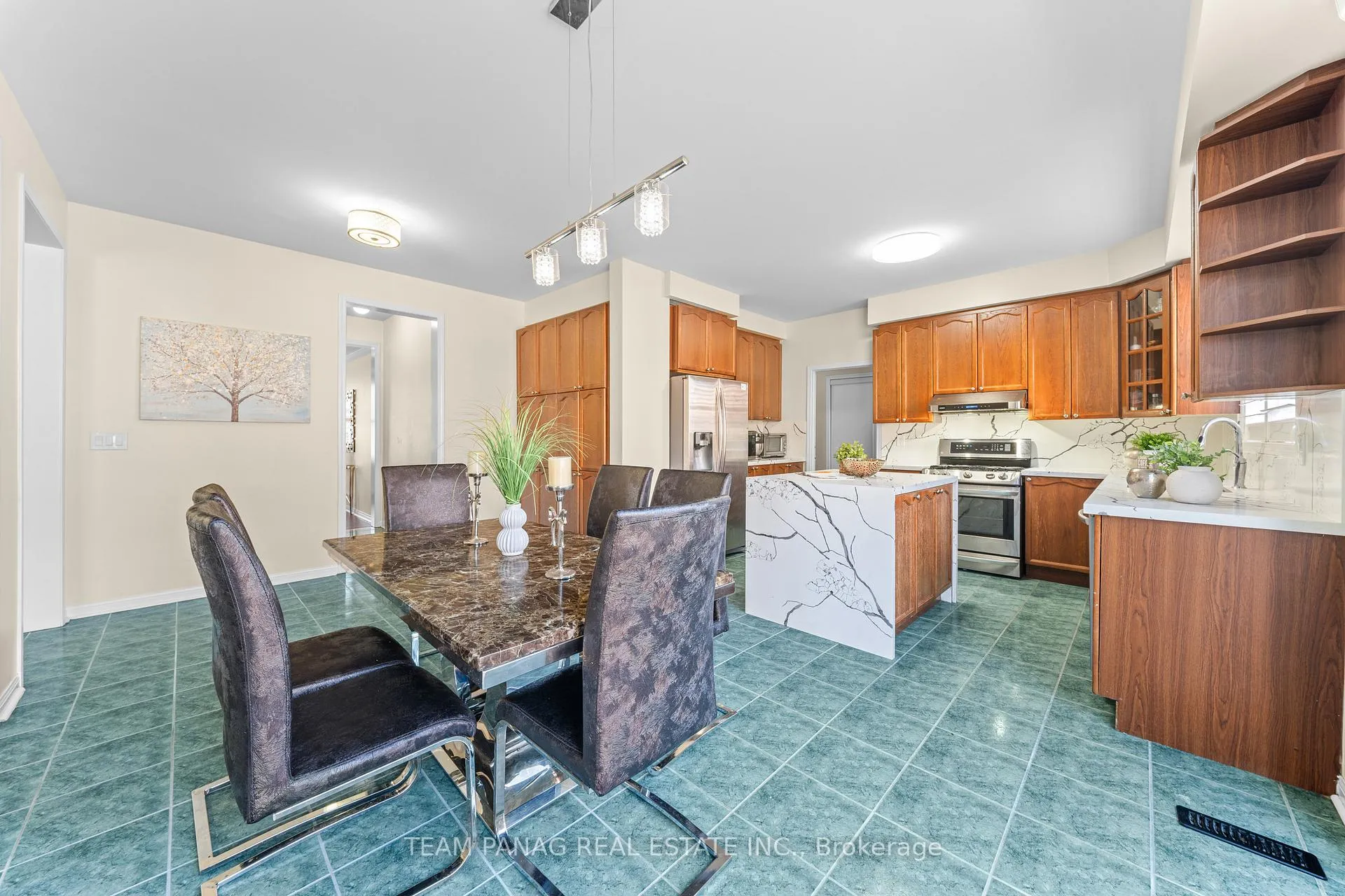 Photo 17 of 20 Binnery Drive, Brampton, Vales of Castlemore — HOMEH