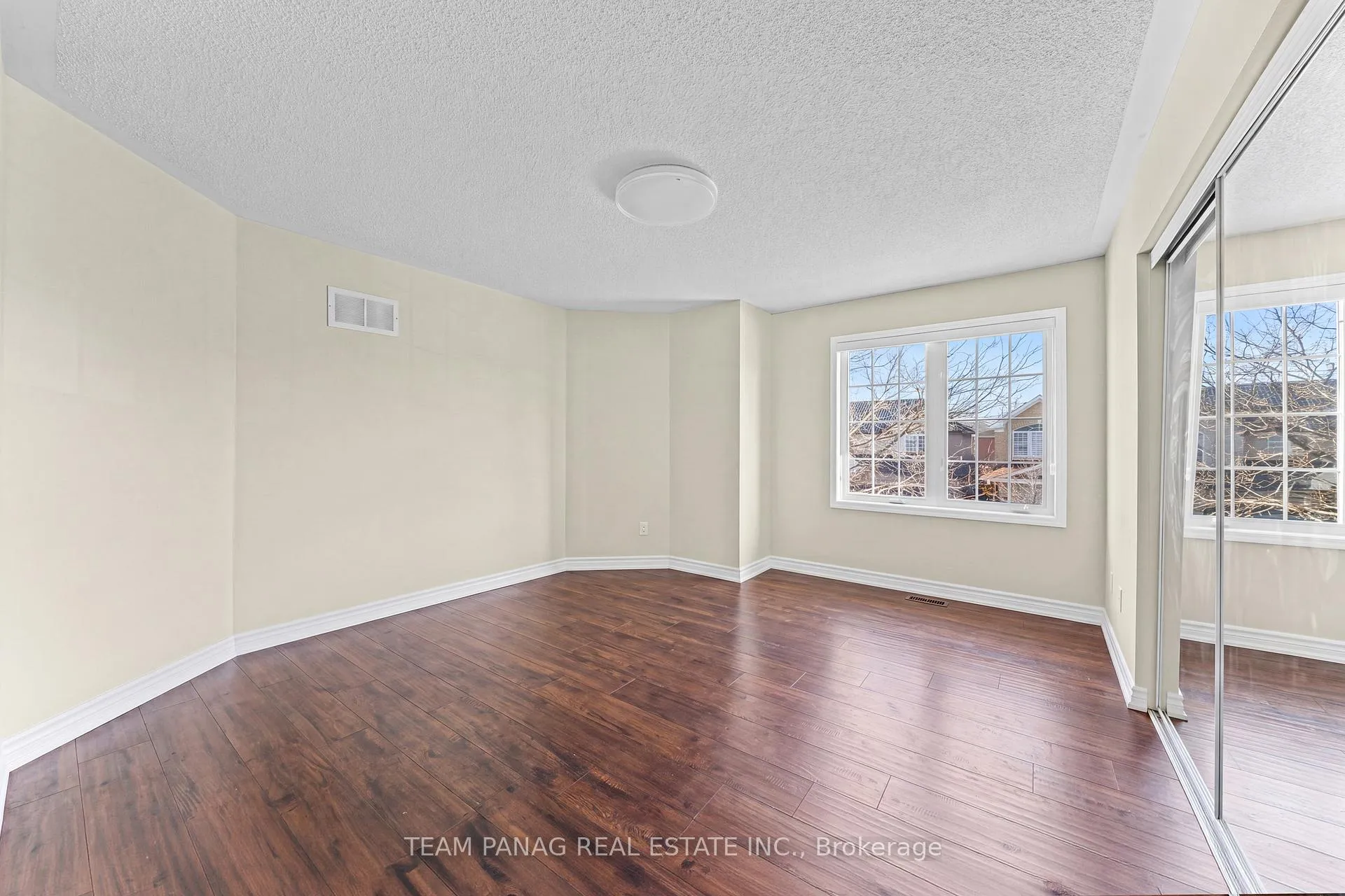 Photo 38 of 20 Binnery Drive, Brampton, Vales of Castlemore — HOMEH