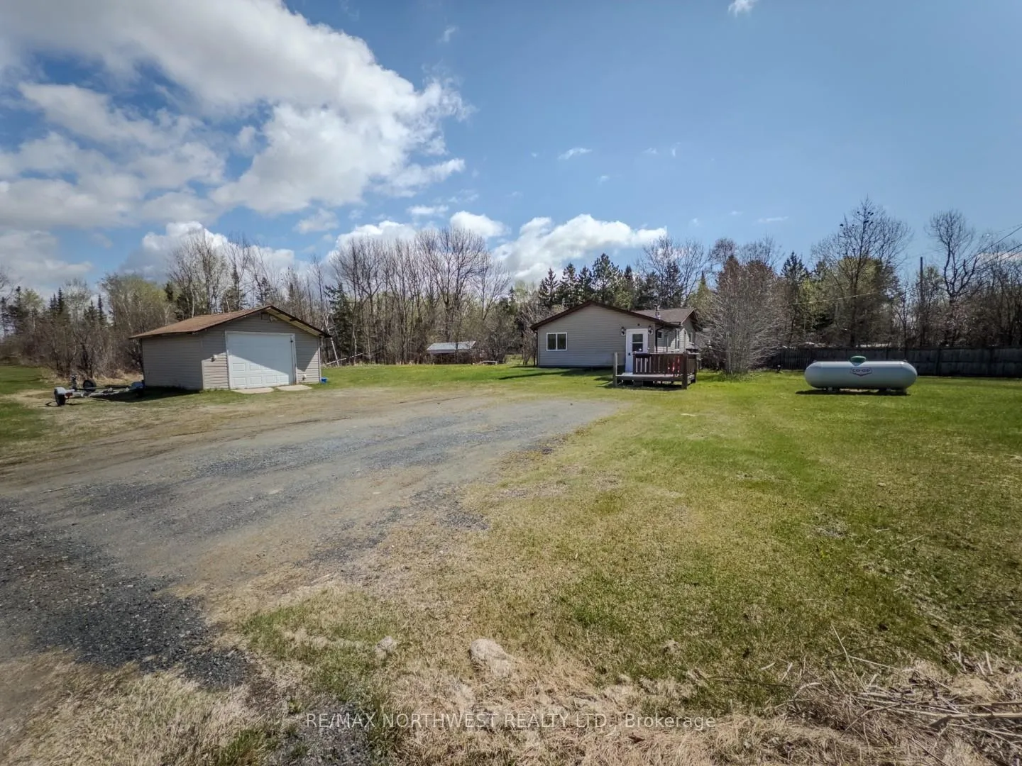 Photo 2 of 5 Tallieu, Kenora, Kenora East — HOMEH