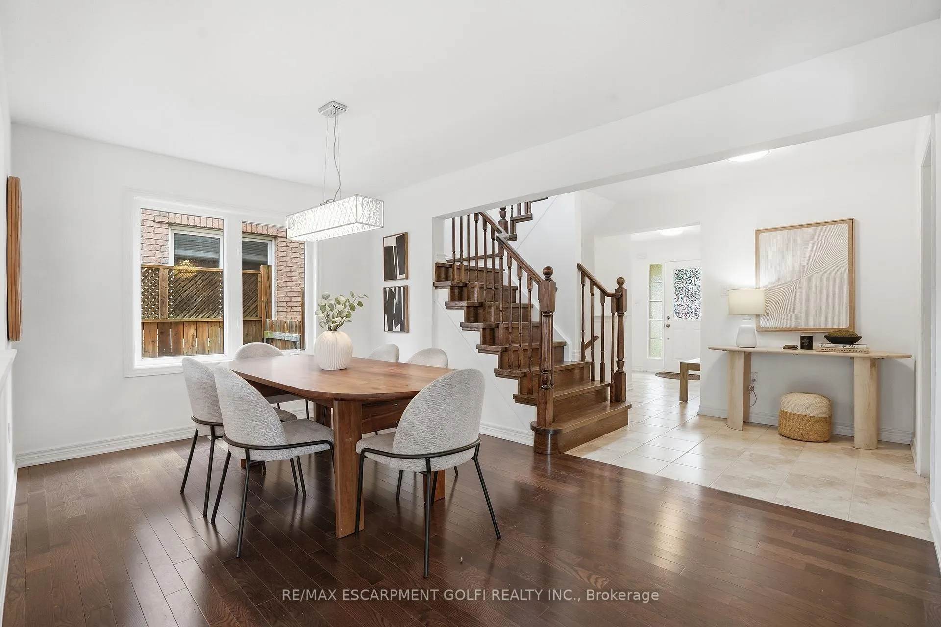 Photo 4 of 6414 Dilalla Crescent, Niagara Falls, Forestview — HOMEH