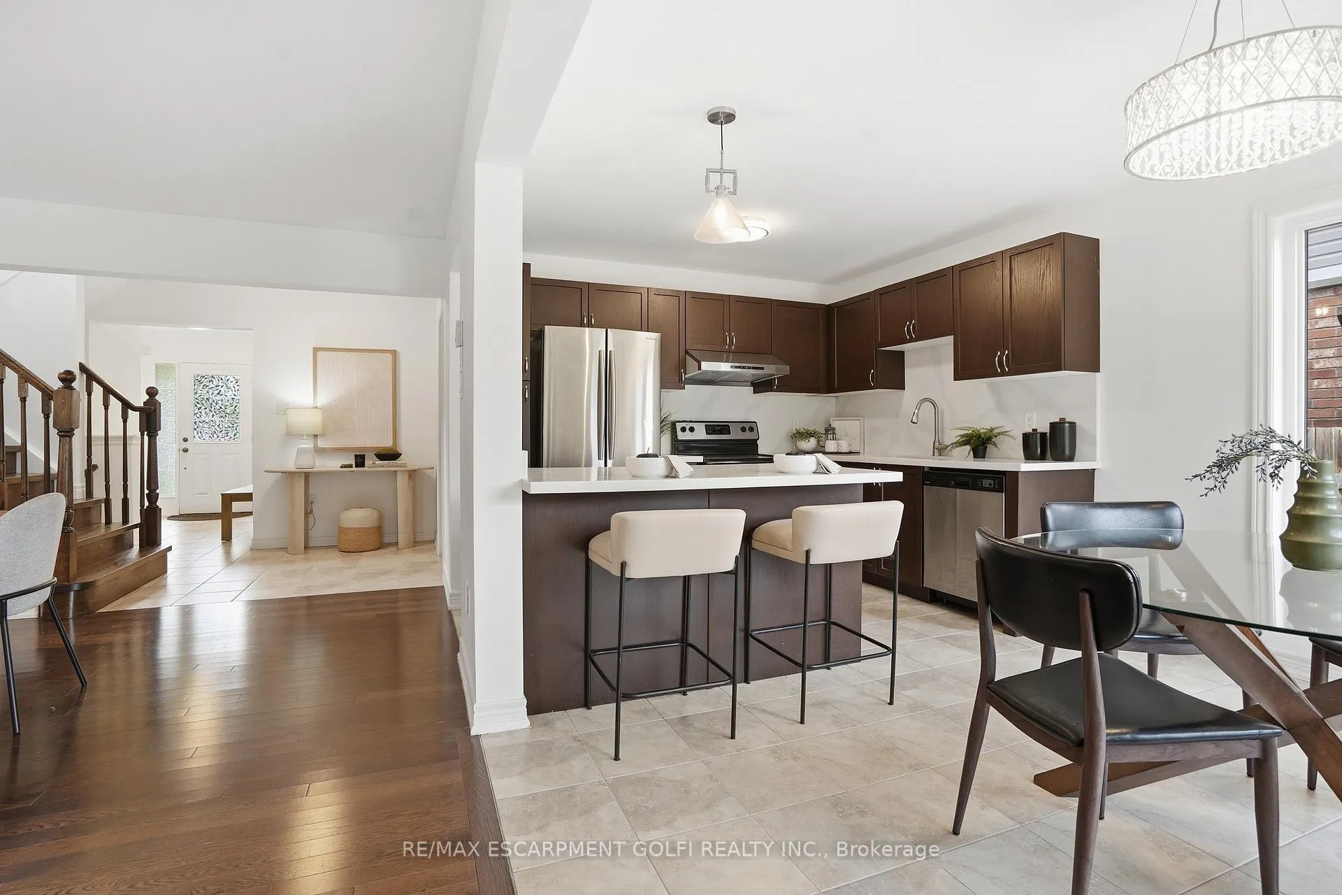 Photo 6 of 6414 Dilalla Crescent, Niagara Falls, Forestview — HOMEH