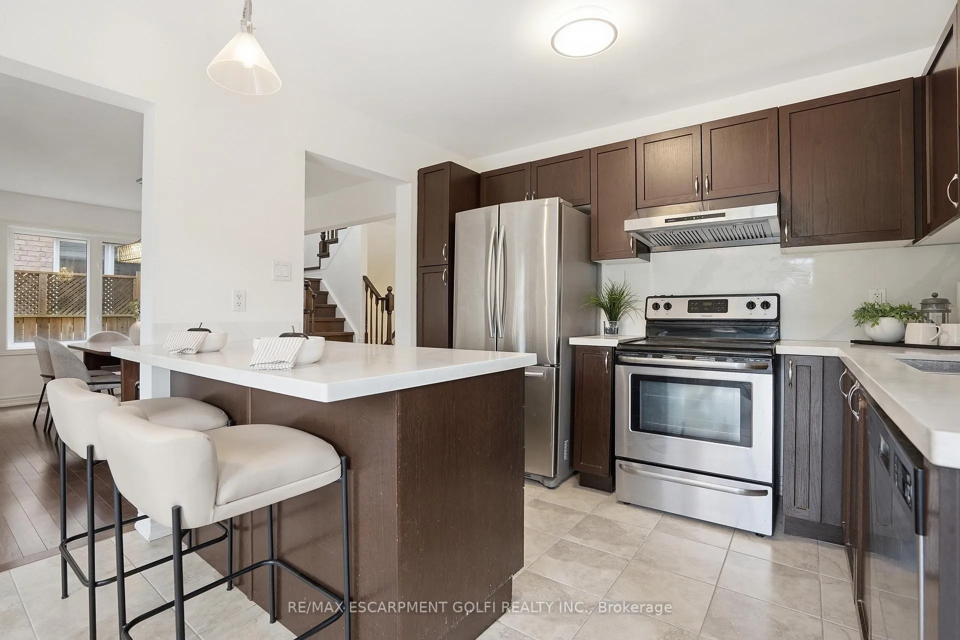 Photo 7 of 6414 Dilalla Crescent, Niagara Falls, Forestview — HOMEH