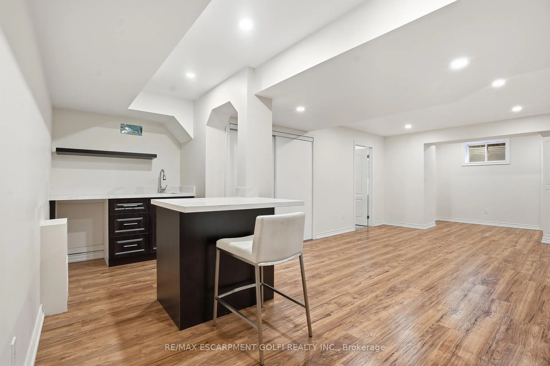Photo 17 of 6414 Dilalla Crescent, Niagara Falls, Forestview — HOMEH