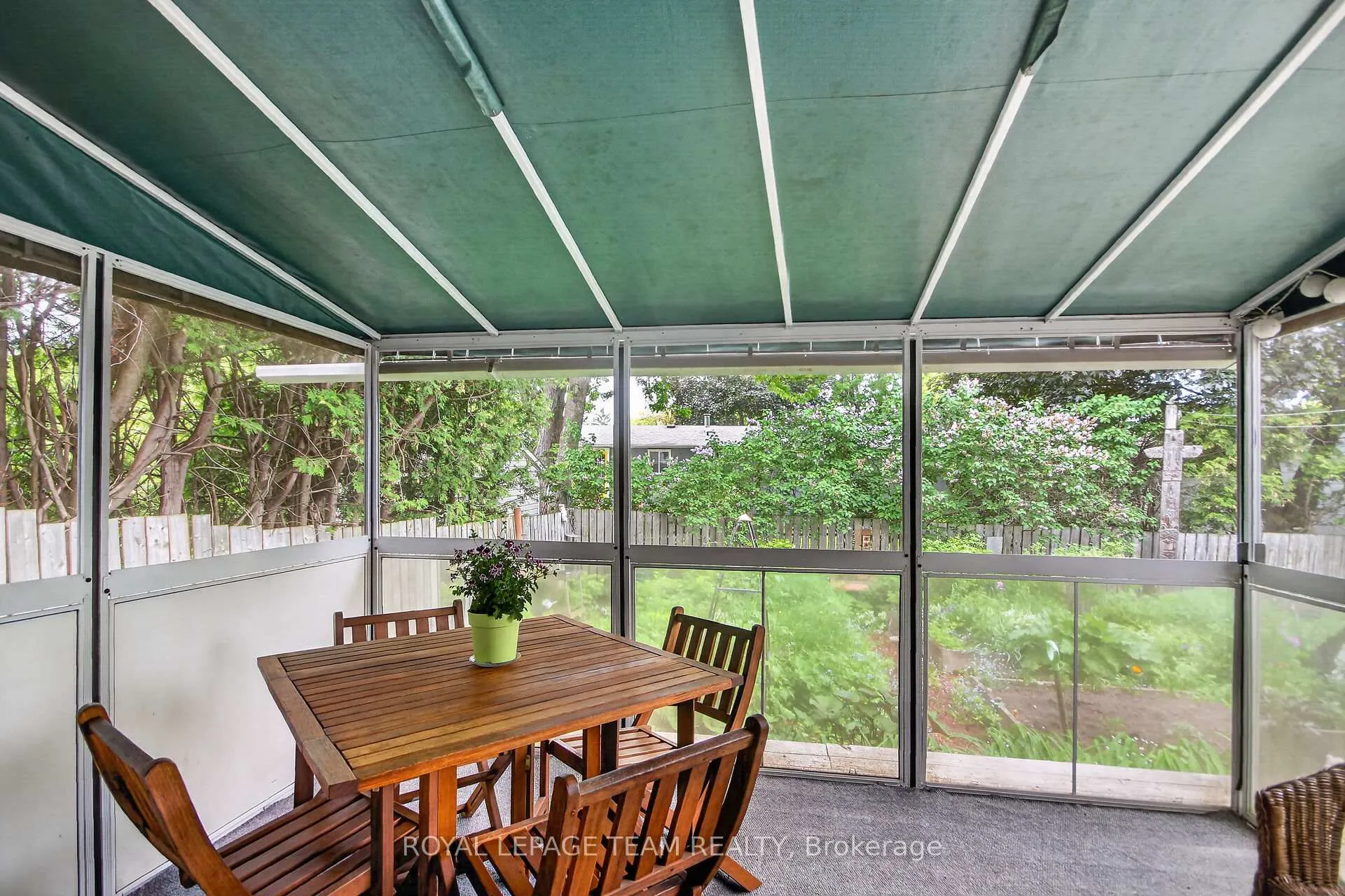 Photo 13 of 71 Dallaire Crescent, Ottawa, Richmond — HOMEH