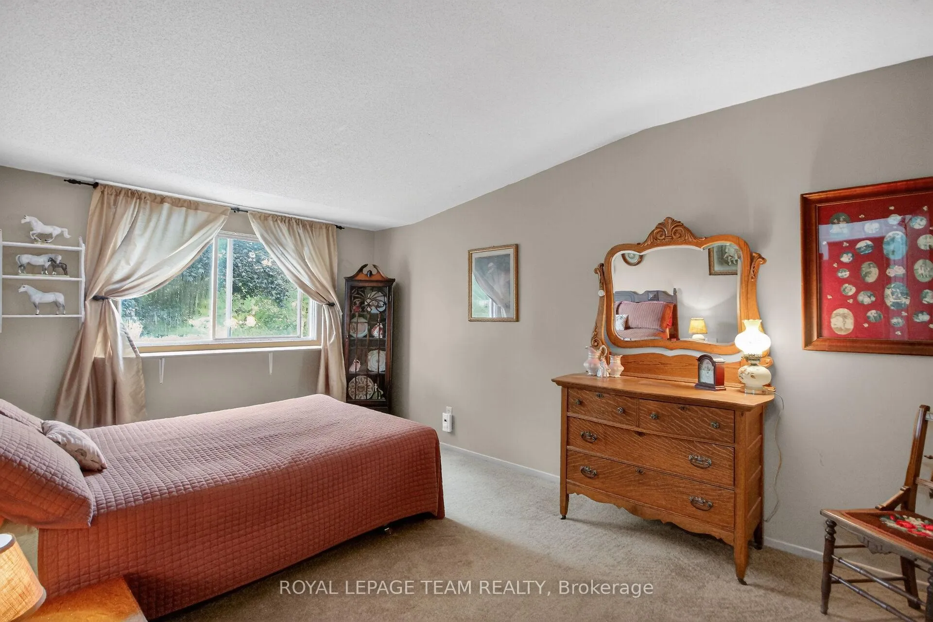 Photo 21 of 71 Dallaire Crescent, Ottawa, Richmond — HOMEH