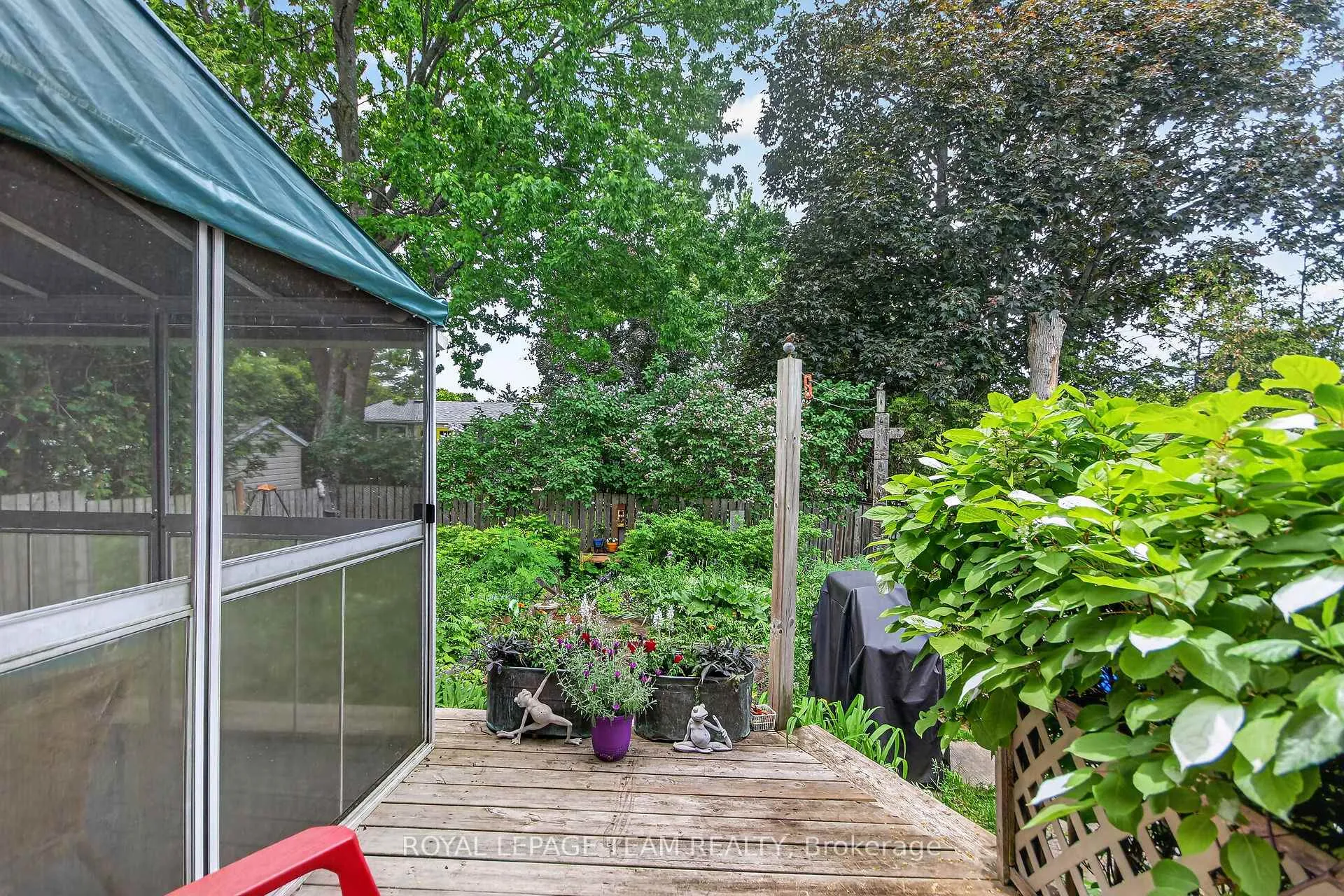 Photo 26 of 71 Dallaire Crescent, Ottawa, Richmond — HOMEH